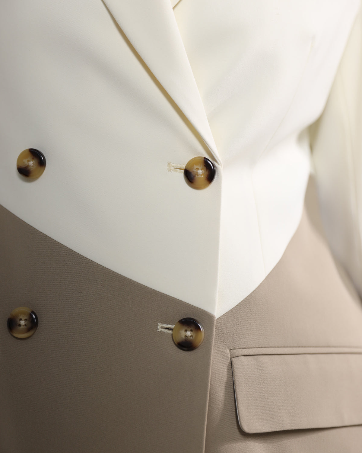 INVIO Madden Prism Blazer | Jas Wanita - Arch & Edge