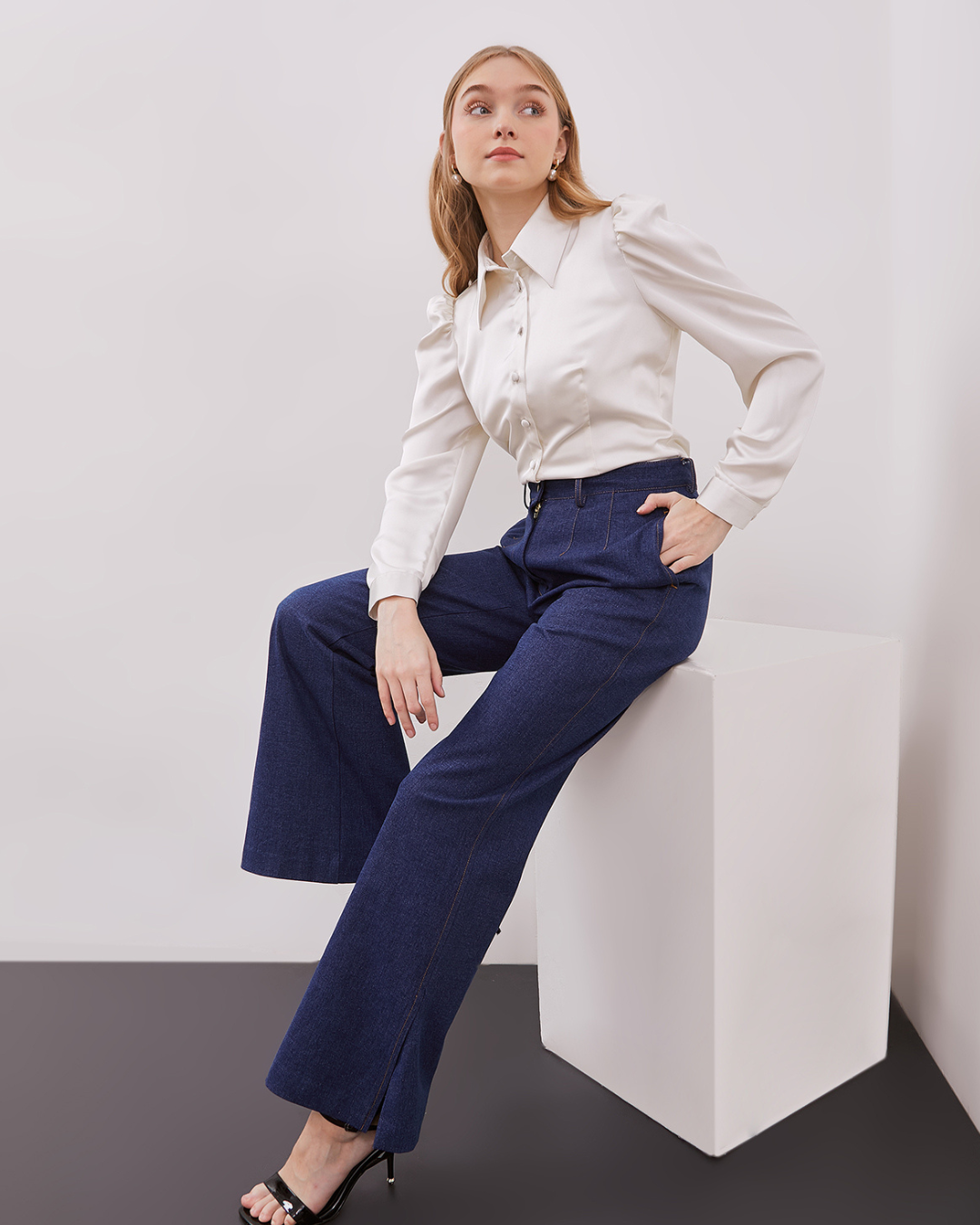INVIO Maisie Satin Puff Shoulder Shirt | Atasan Wanita - Espresso
