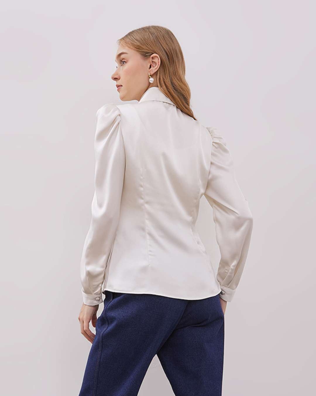 INVIO Maisie Satin Puff Shoulder Shirt | Atasan Wanita - Espresso