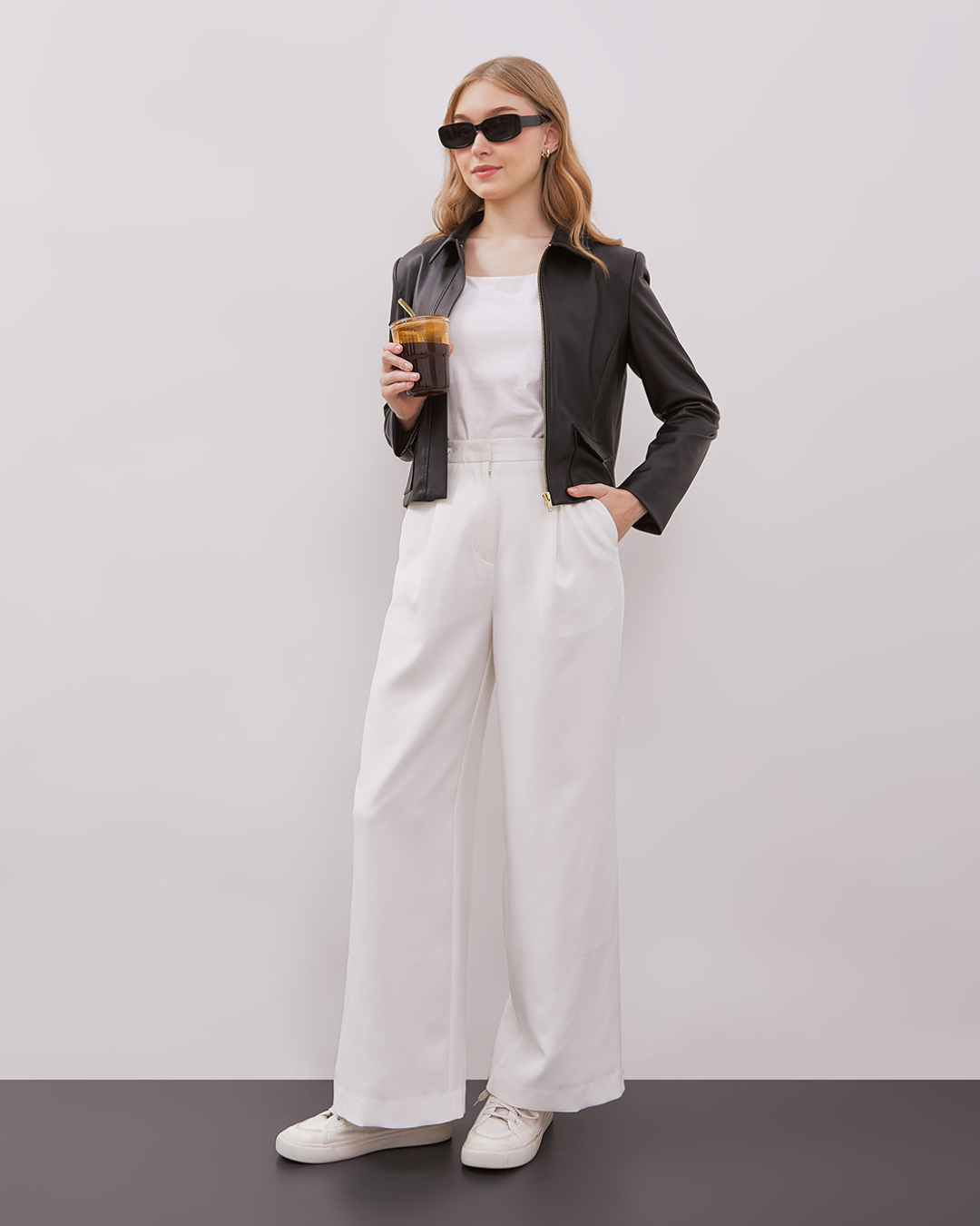 INVIO Lizeth Cropped Leather Jacket | Jaket Wanita - Espresso