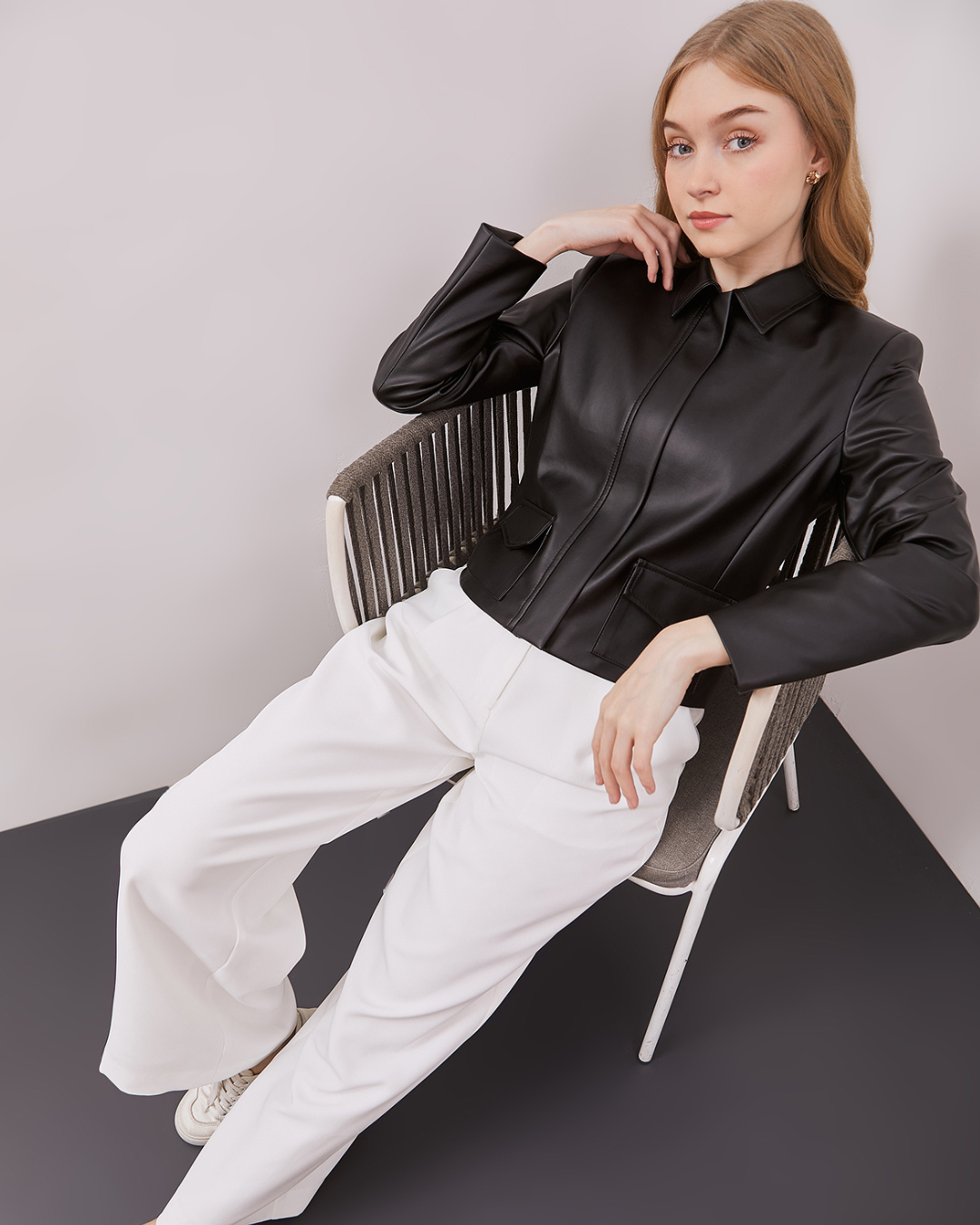 INVIO Lizeth Cropped Leather Jacket | Jaket Wanita - Espresso