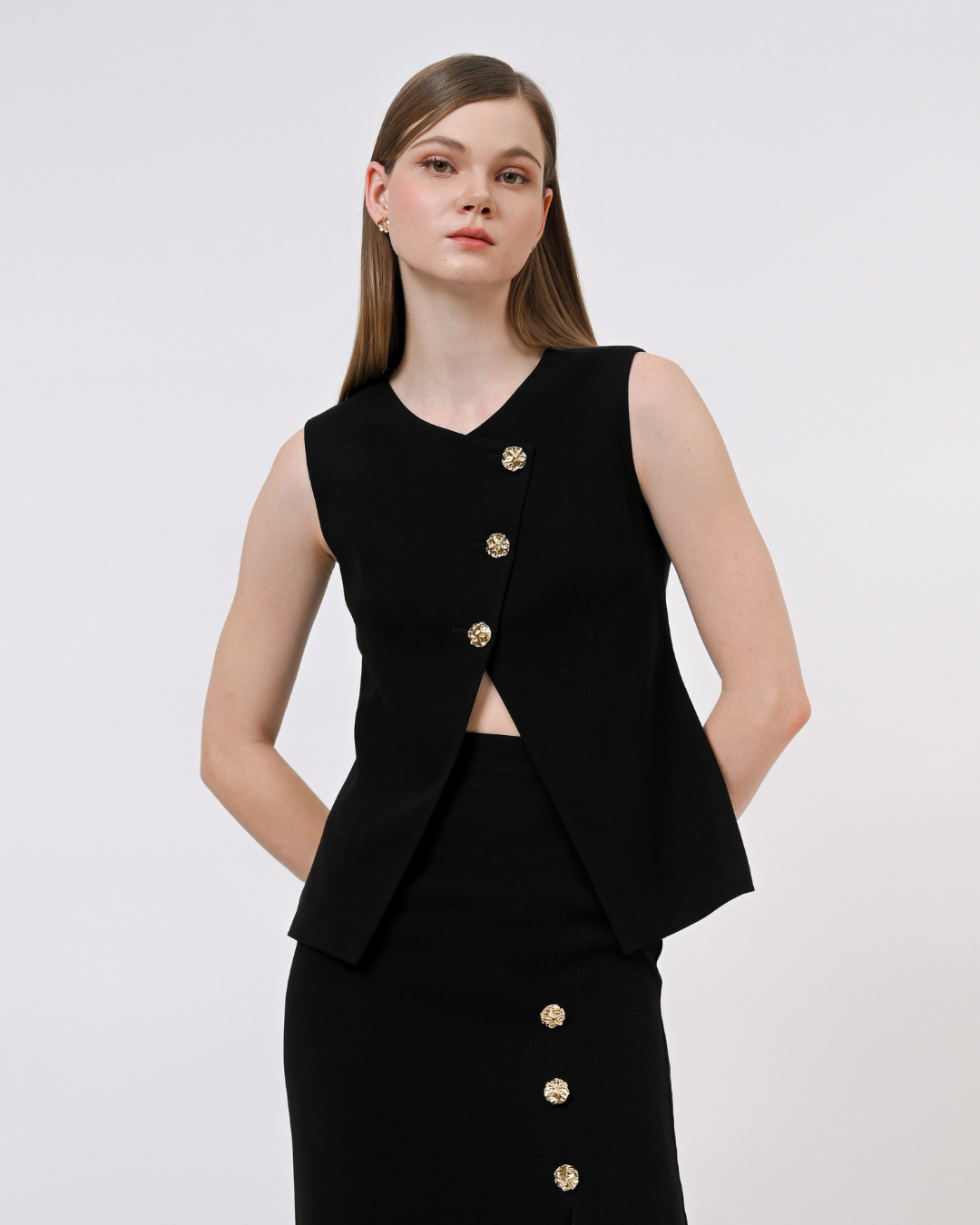 INVIO x Anissa Aziza Valerie Gold Button Vest | Rompi Wanita