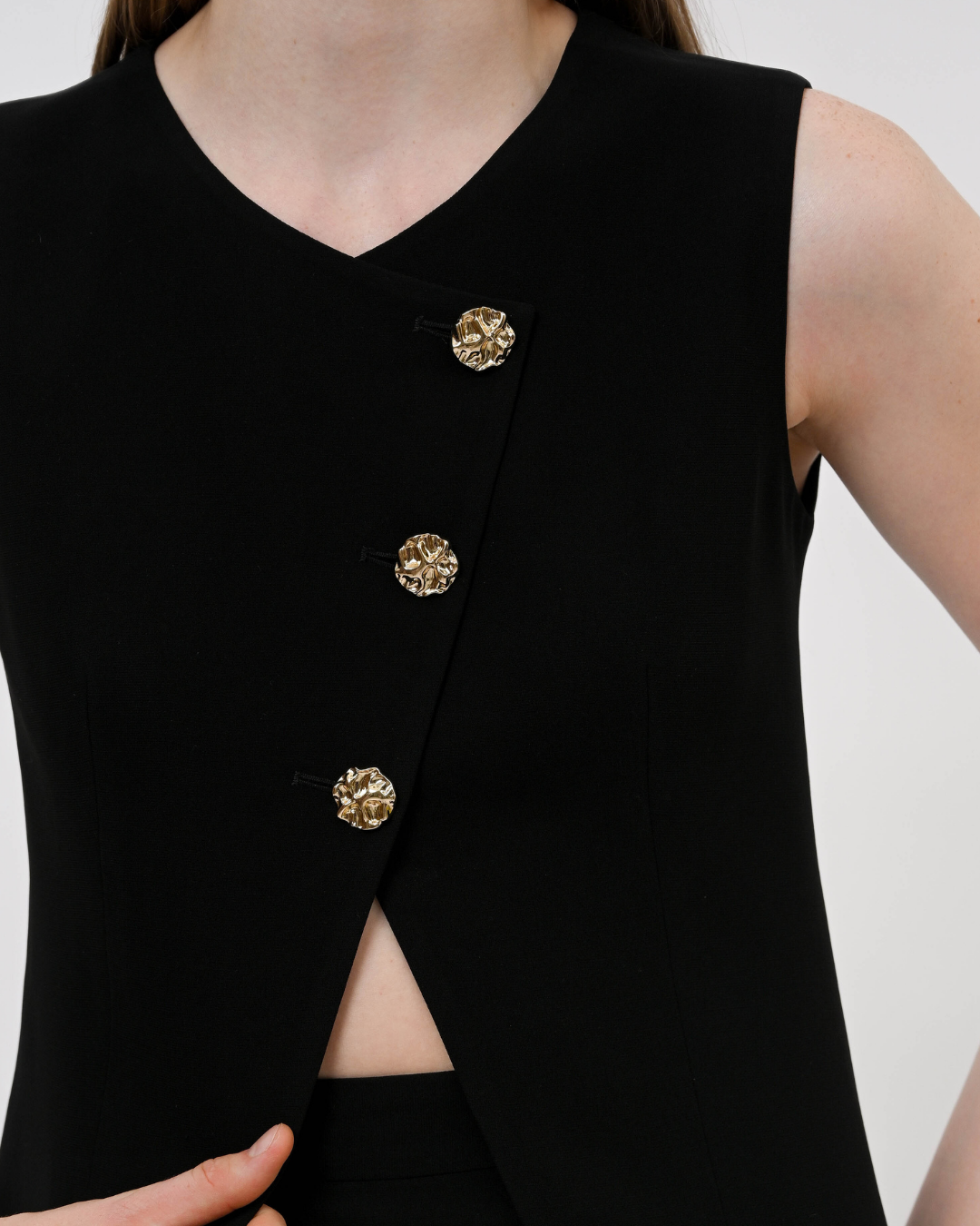 INVIO x Anissa Aziza Valerie Gold Button Vest | Rompi Wanita