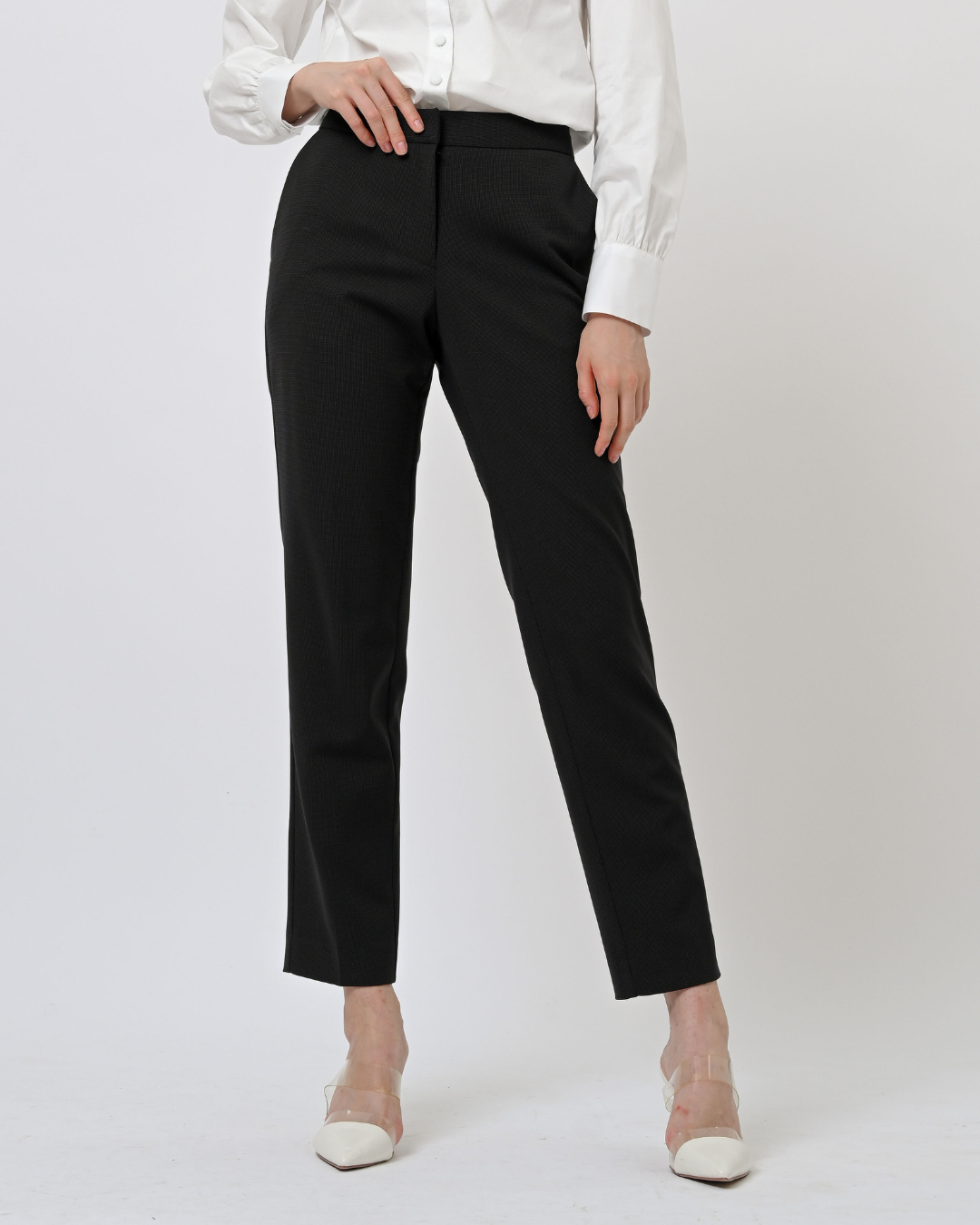 Zora Slim-Leg Trouser