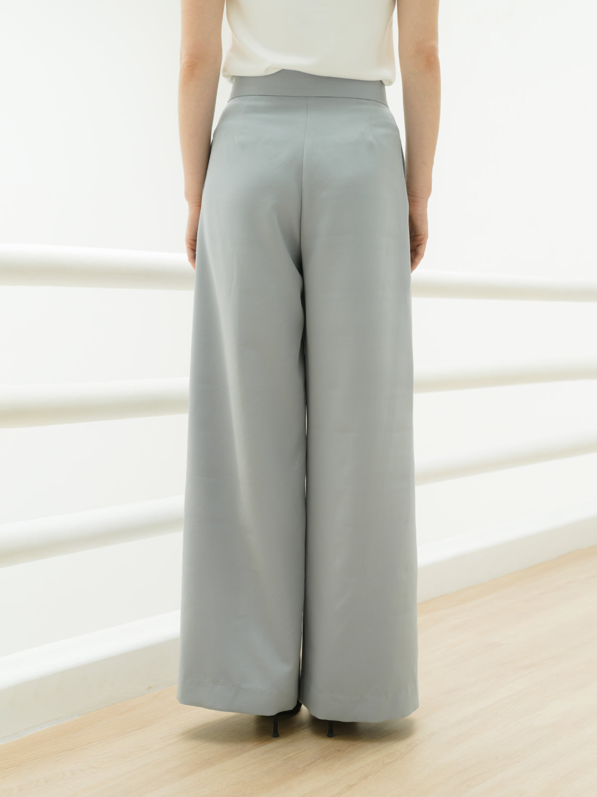INVIO Regita Pleats Button Wide Leg Trousers | Celana Wanita - Aurist