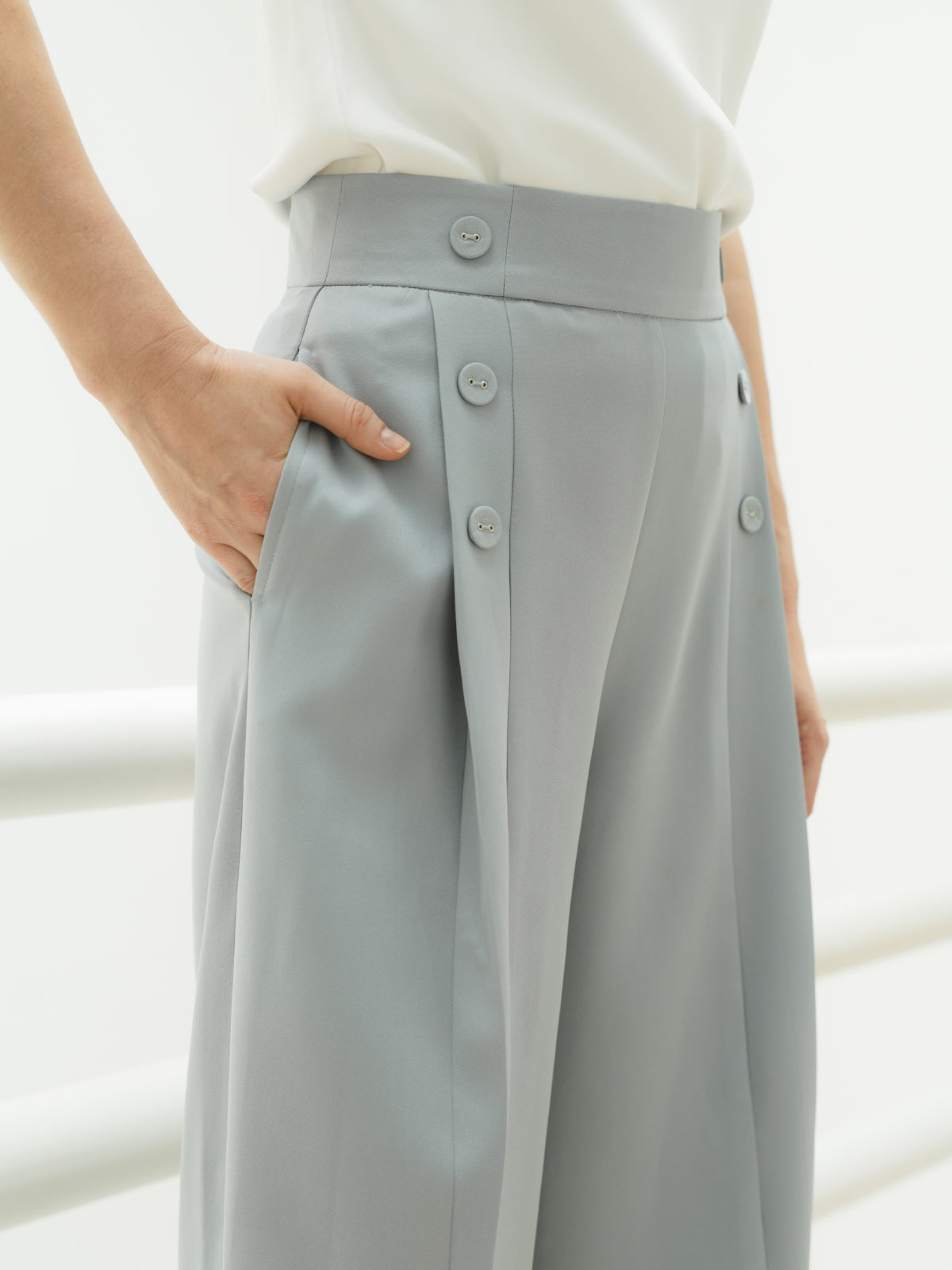 INVIO Regita Pleats Button Wide Leg Trousers | Celana Wanita - Aurist