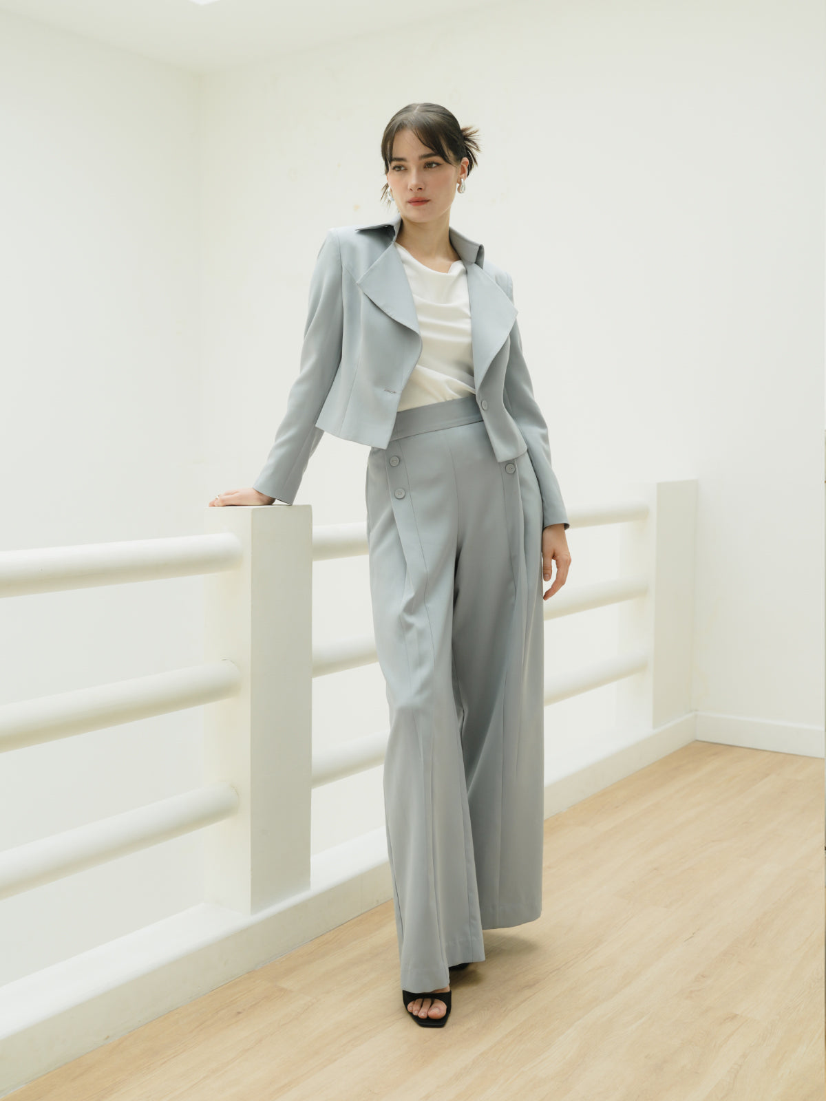 INVIO Regita Pleats Button Wide Leg Trousers | Celana Wanita - Aurist