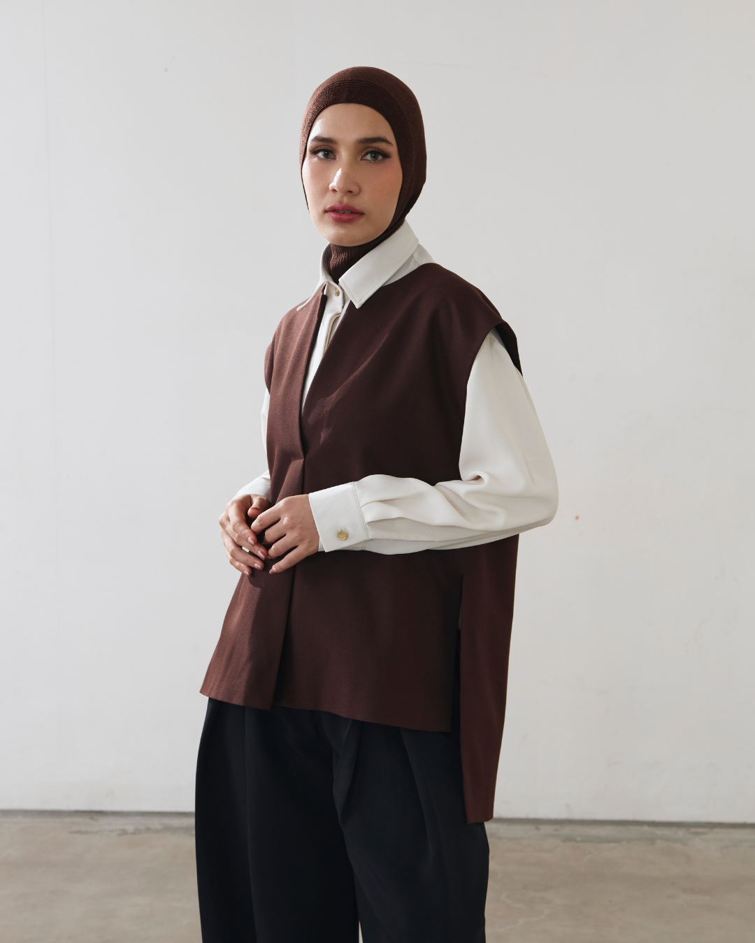 INVIO X Dwihanda Kiona Side-Slit Boxy Vest | Rompi Wanita