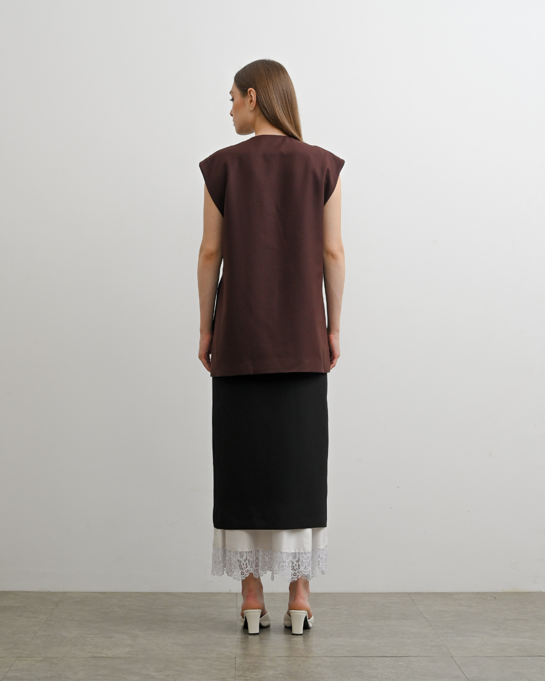 INVIO X Dwihanda Kiona Side-Slit Boxy Vest | Rompi Wanita