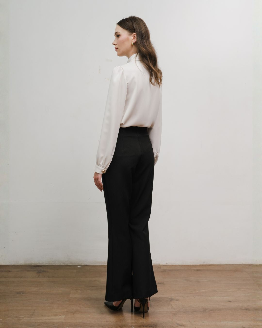 INVIO Pearce Tailored Bootcut Trousers Black | Celana Wanita - Costa