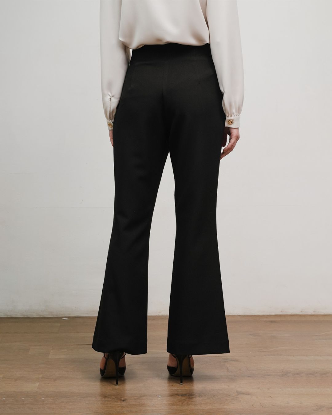 INVIO Pearce Tailored Bootcut Trousers Black | Celana Wanita - Costa