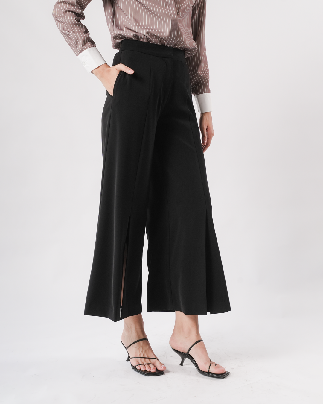 INVIO Yetta Front Slit Flow Trousers Black | Celana Wanita - Marielle