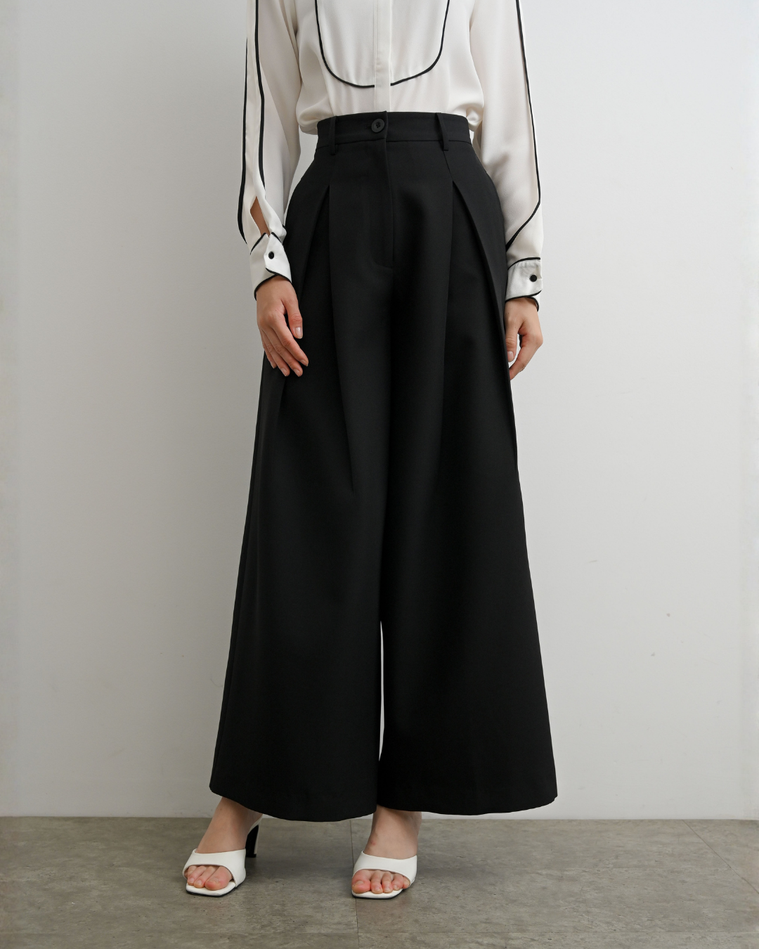 INVIO X Dwihanda Izzy Baggy Trousers | Celana Wanita