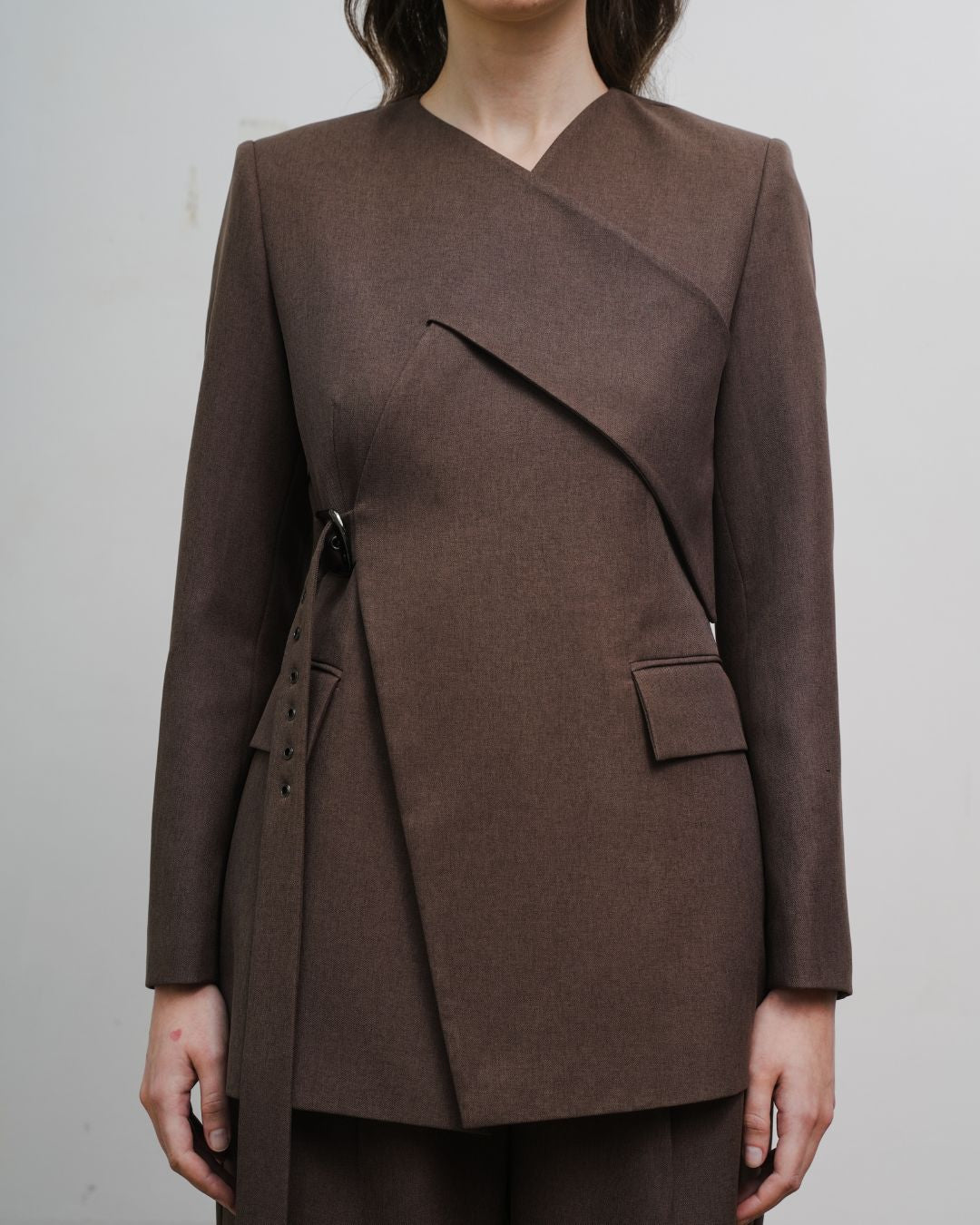 INVIO Zevia Interlace Buckle Blazer | Jas Wanita - Atelier Collection