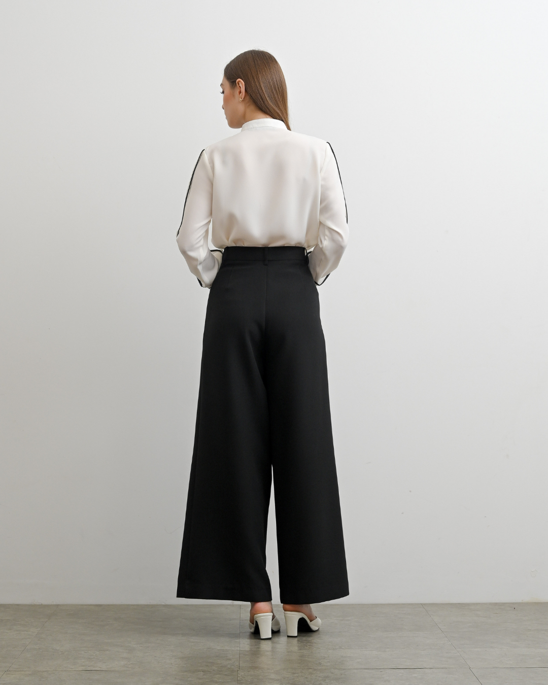 INVIO X Dwihanda Izzy Baggy Trousers | Celana Wanita