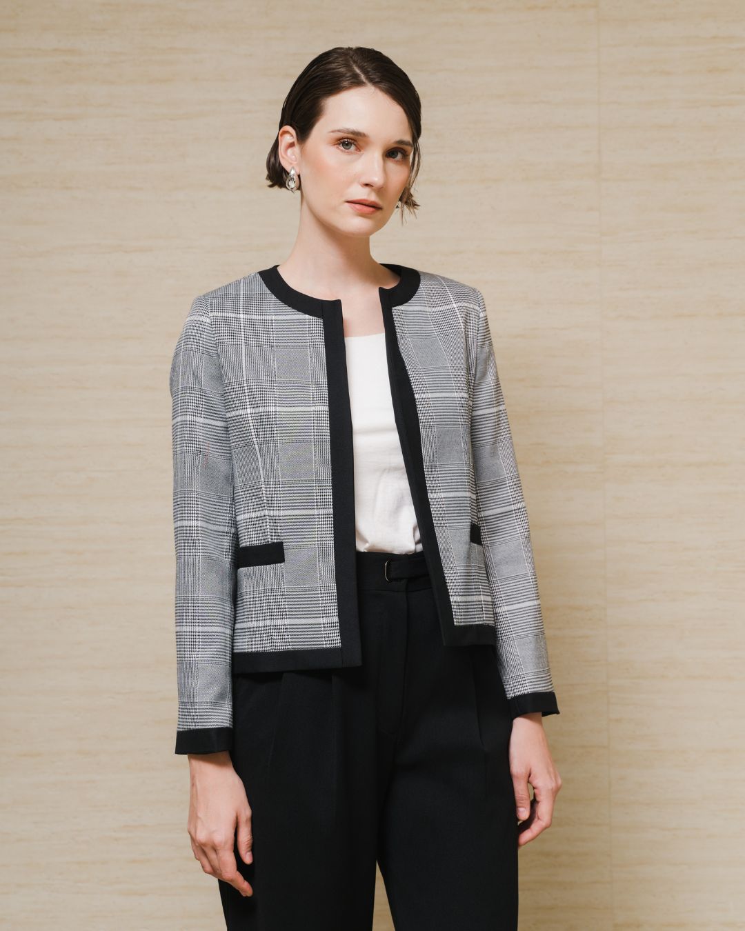 INVIO Elsie Plaid Tweed Jacket Black| Jaket Outer Wanita