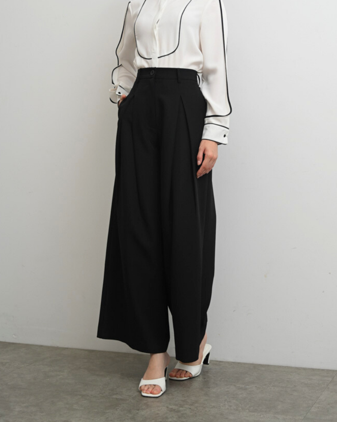 INVIO X Dwihanda Izzy Baggy Trousers | Celana Wanita