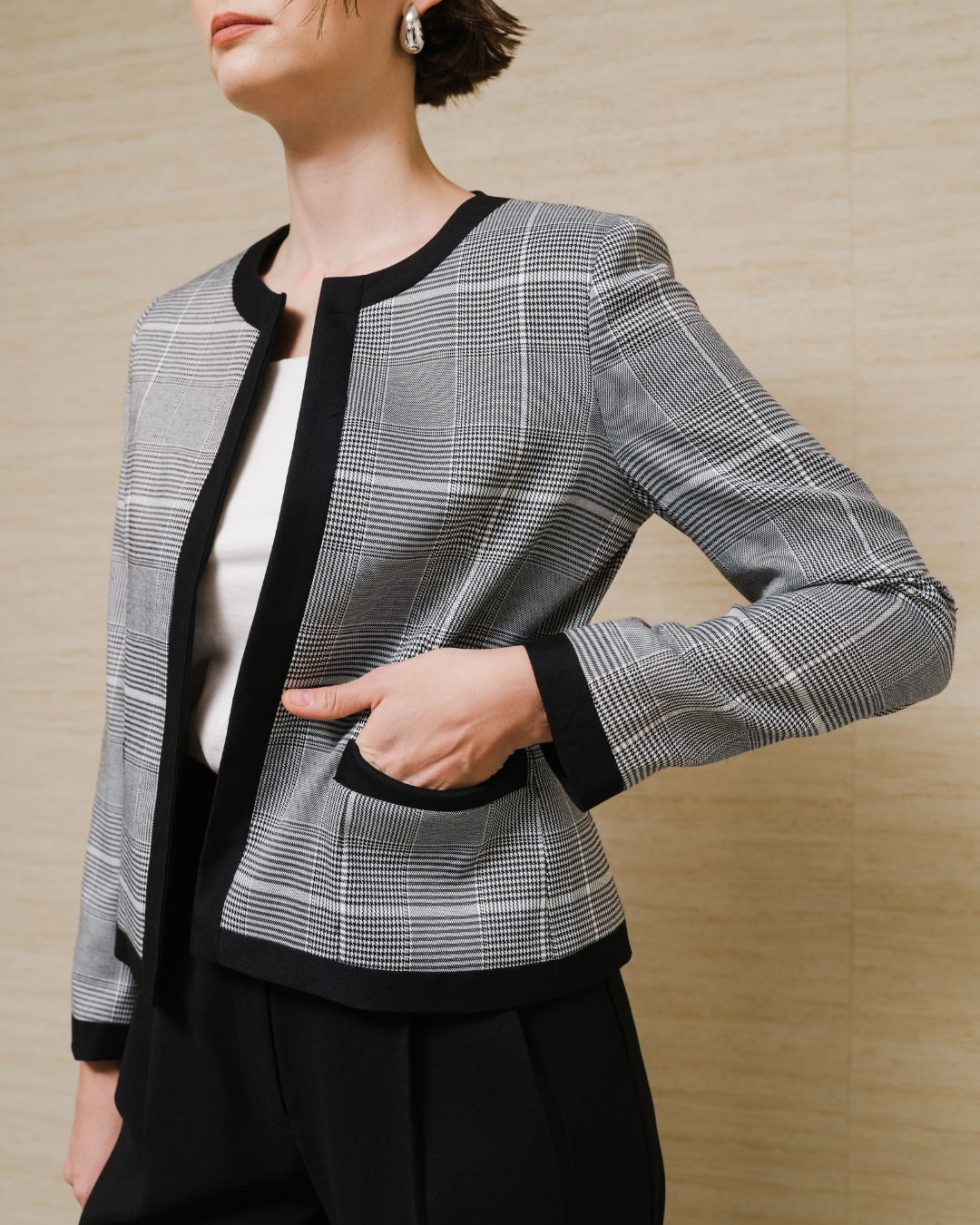 INVIO Elsie Plaid Tweed Jacket Black| Jaket Outer Wanita