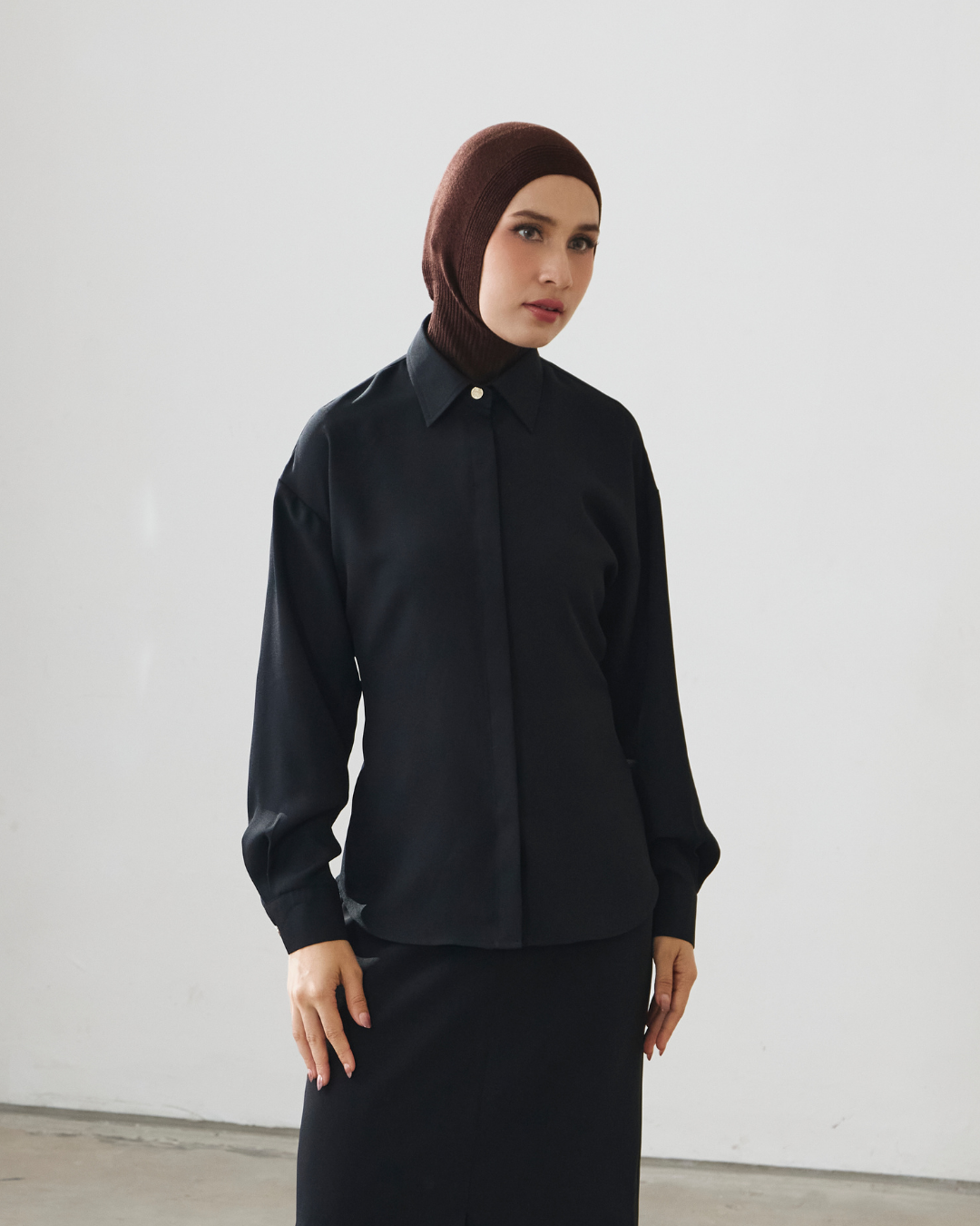 INVIO X Dwihanda Vanka Elastic-Back Shirt | Kemeja Wanita