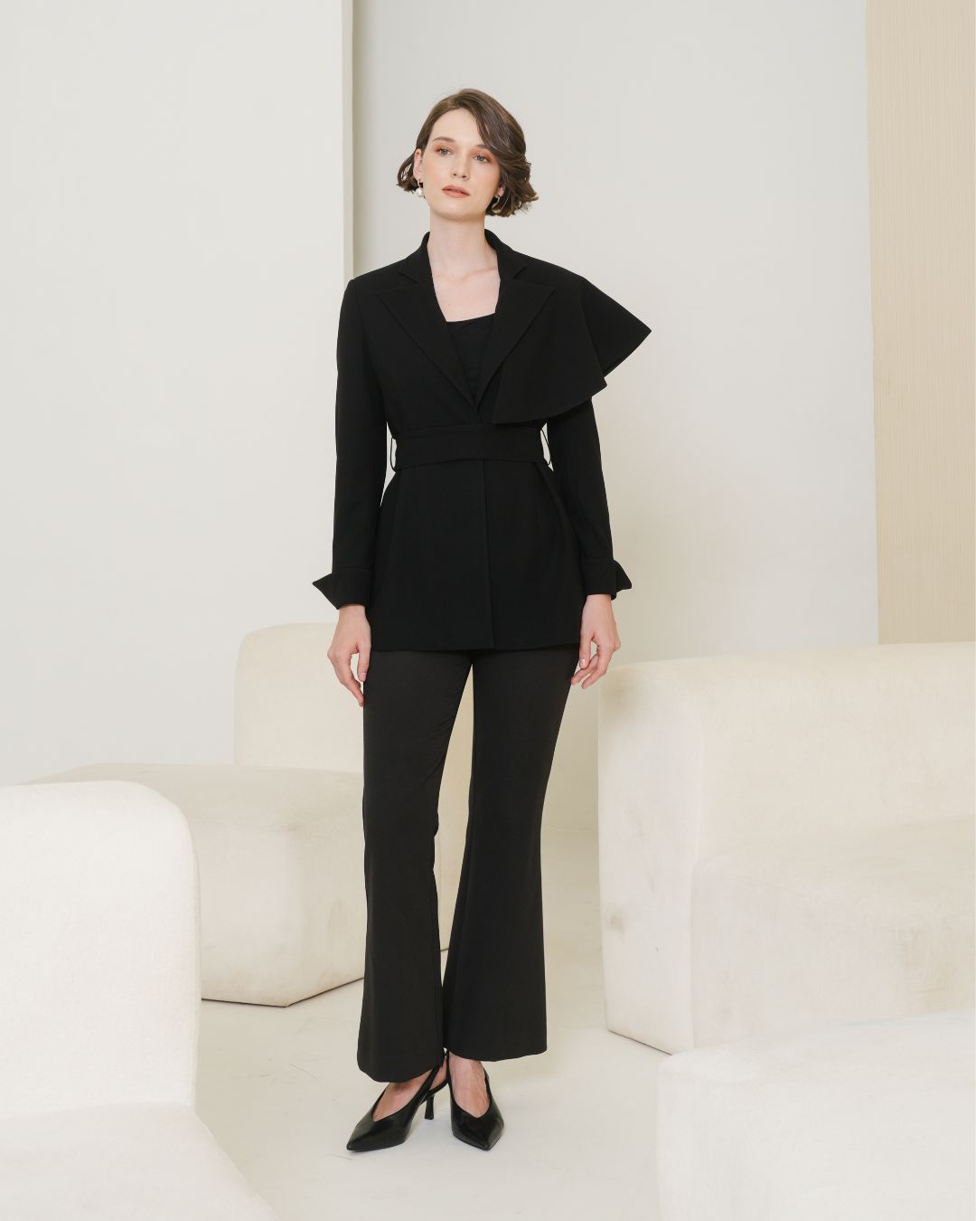 INVIO Harvie Belted Cape Blazer | Jas Wanita