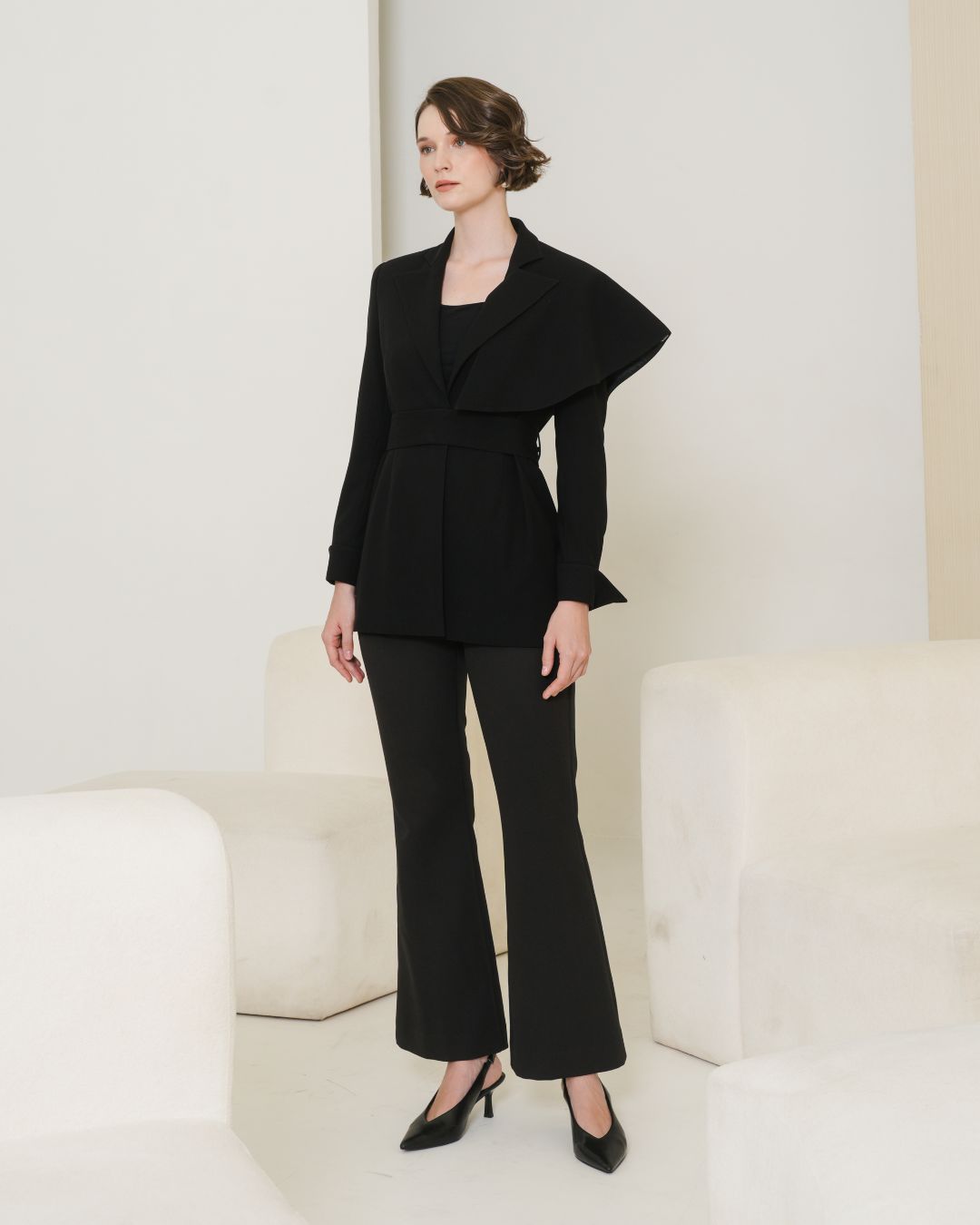 INVIO Harvie Belted Cape Blazer | Jas Wanita