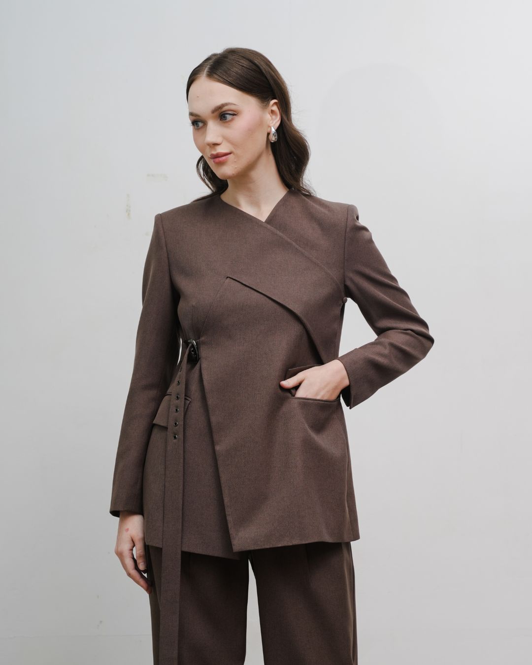 INVIO Zevia Interlace Buckle Blazer | Jas Wanita - Atelier Collection