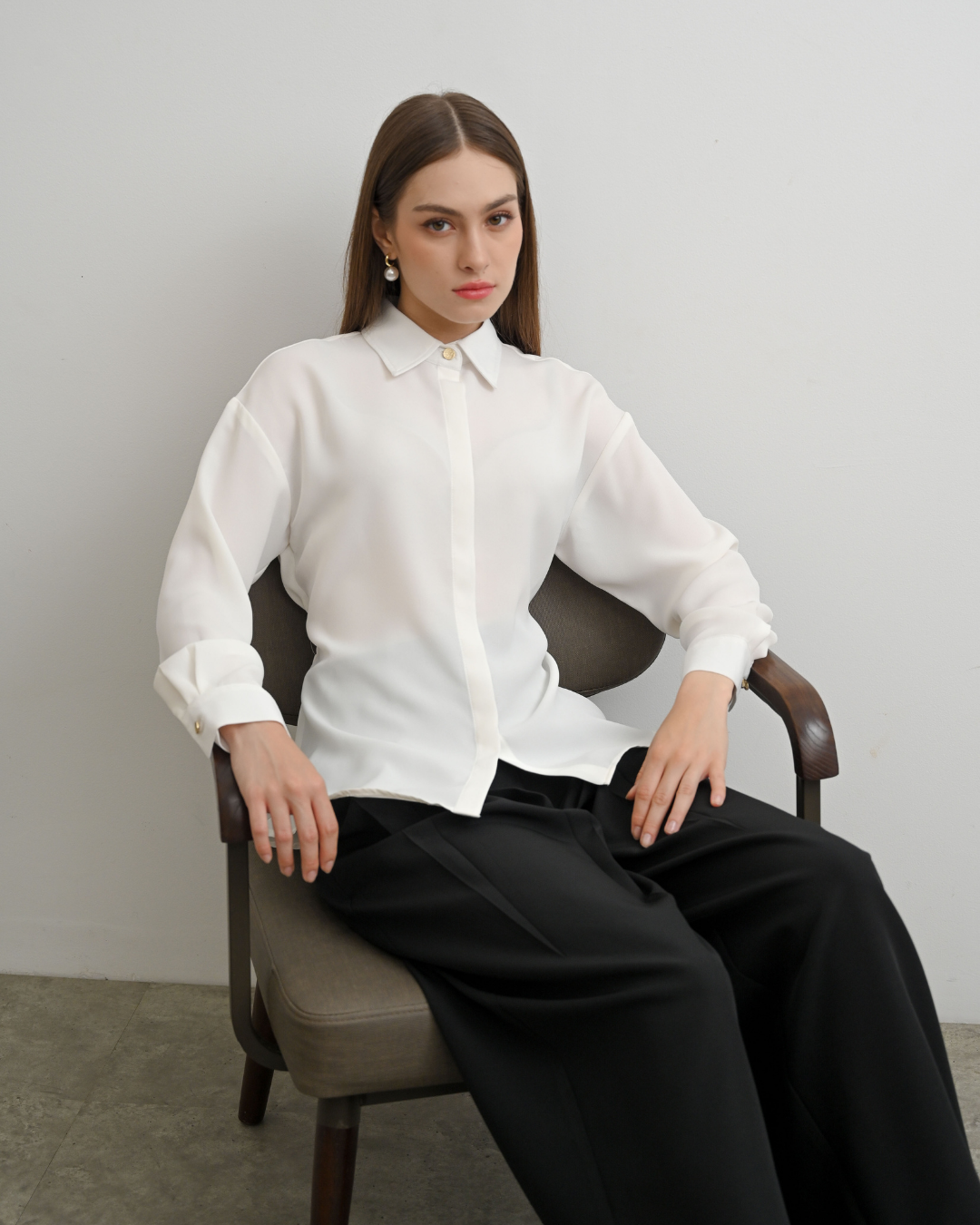 INVIO X Dwihanda Vanka Elastic-Back Shirt | Kemeja Wanita