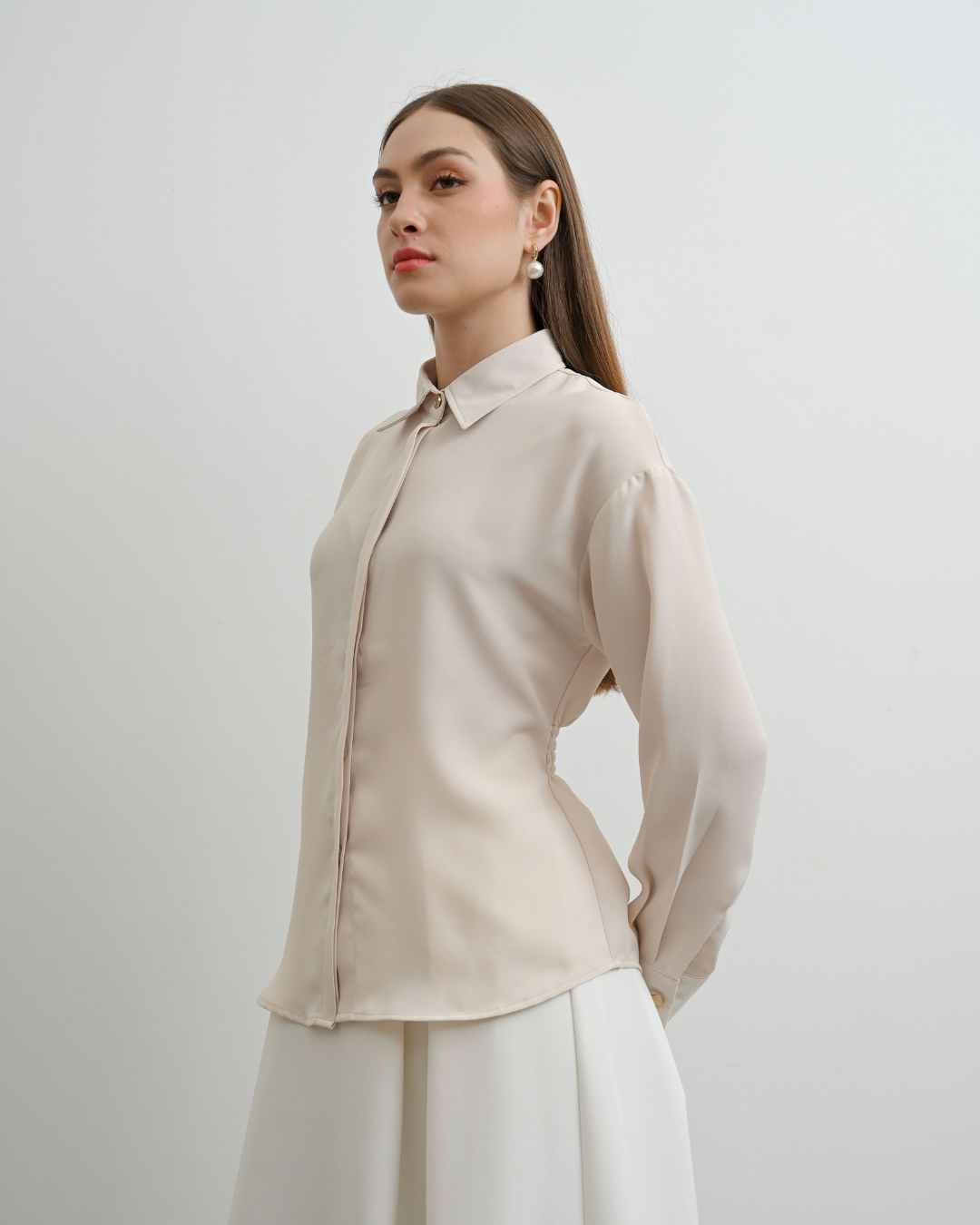 INVIO X Dwihanda Vanka Elastic-Back Shirt | Kemeja Wanita