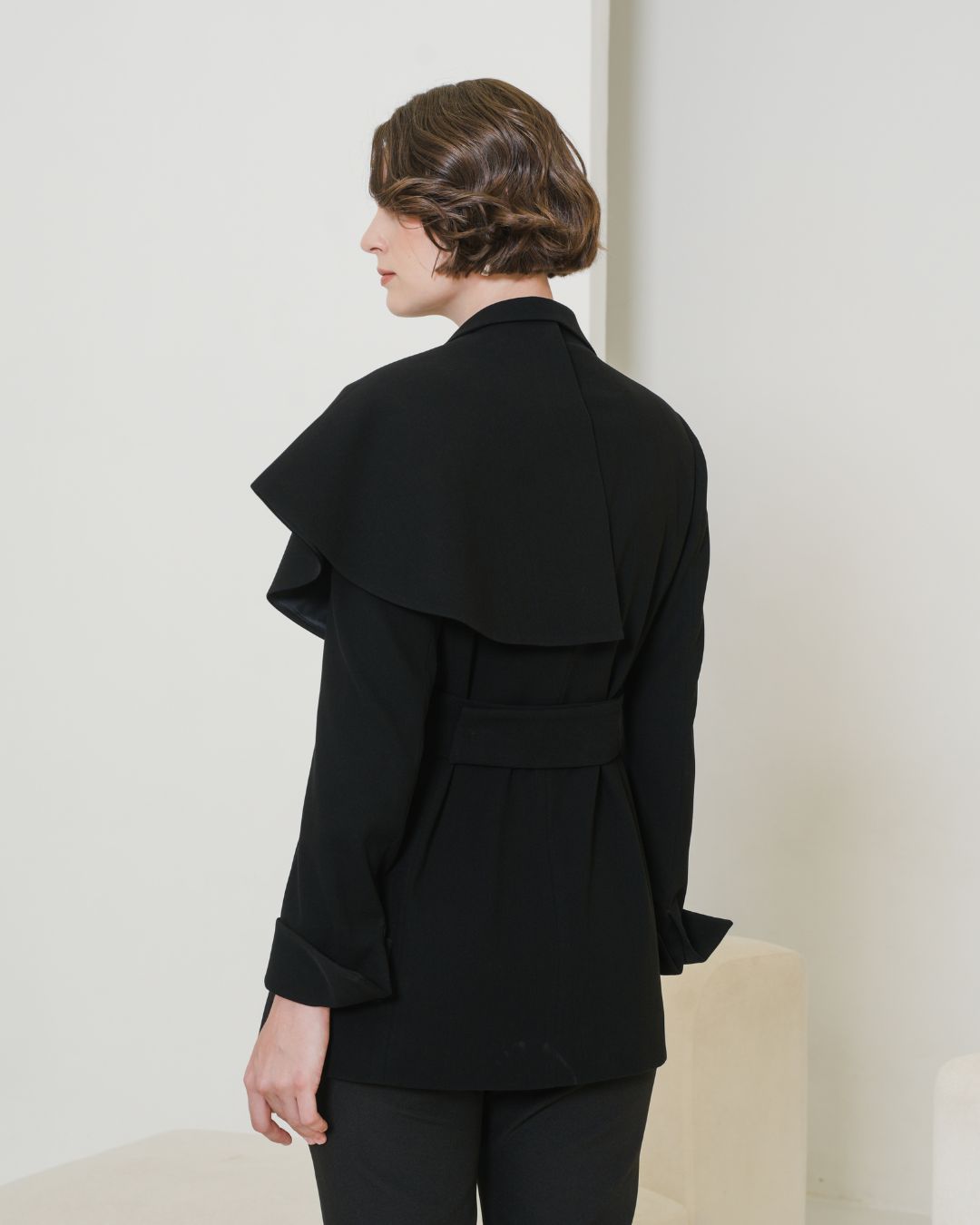 INVIO Harvie Belted Cape Blazer | Jas Wanita