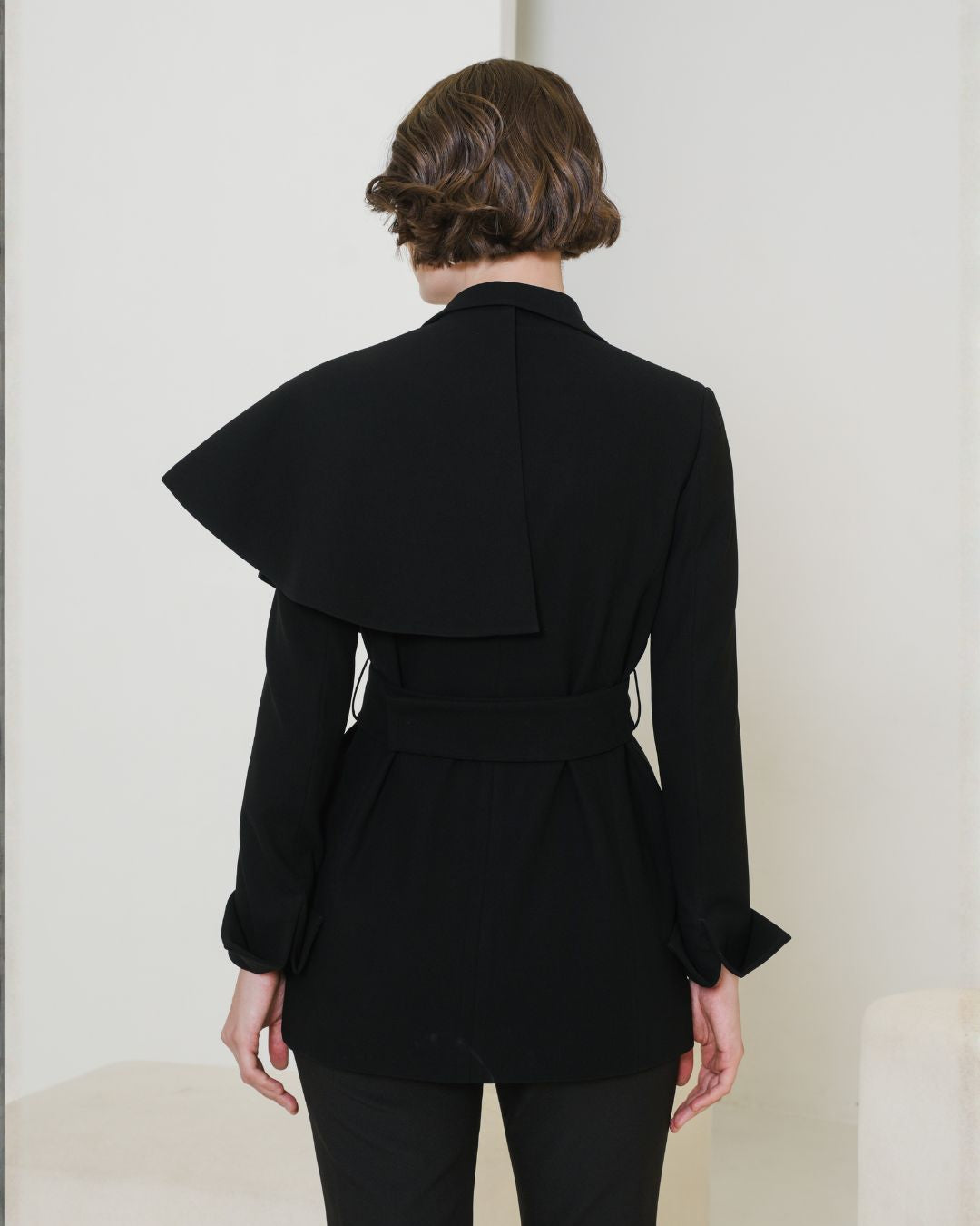 INVIO Harvie Belted Cape Blazer | Jas Wanita