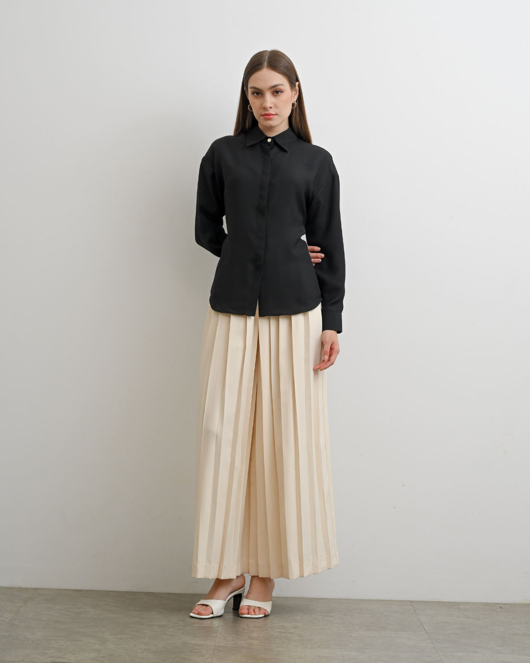 INVIO X Dwihanda Vanka Elastic-Back Shirt | Kemeja Wanita