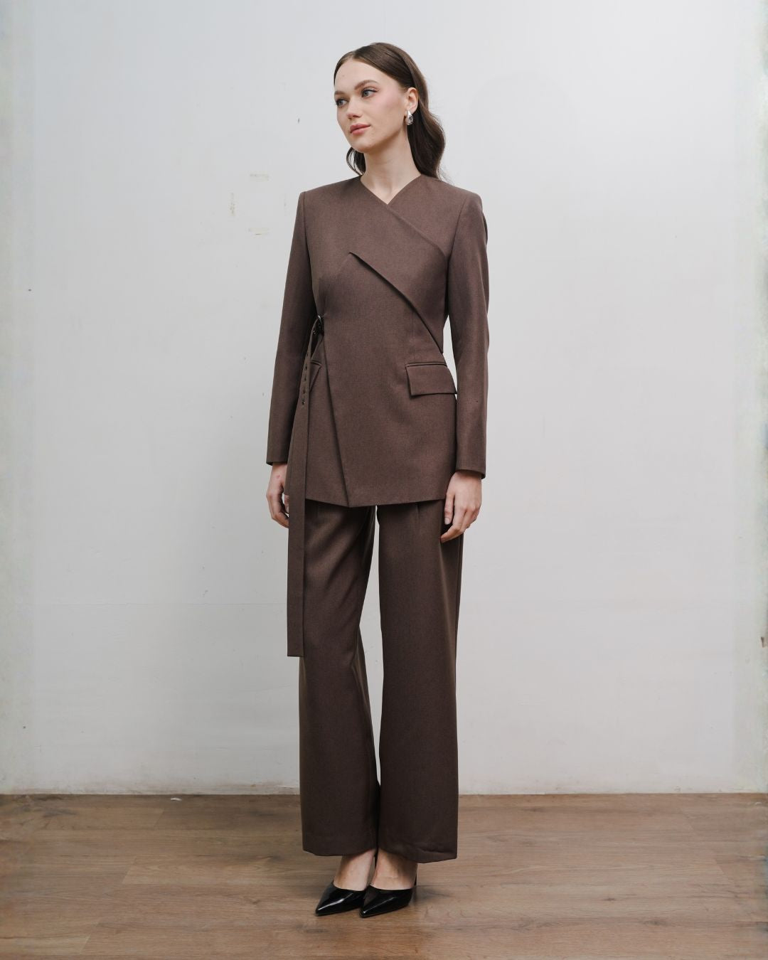 INVIO Zevia Interlace Buckle Blazer | Jas Wanita - Atelier Collection