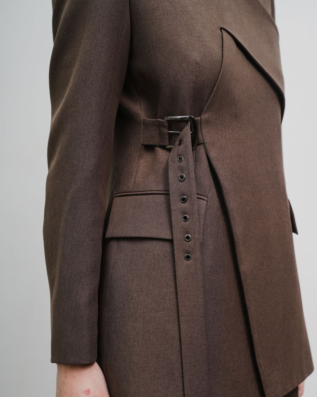 INVIO Zevia Interlace Buckle Blazer | Jas Wanita - Atelier Collection