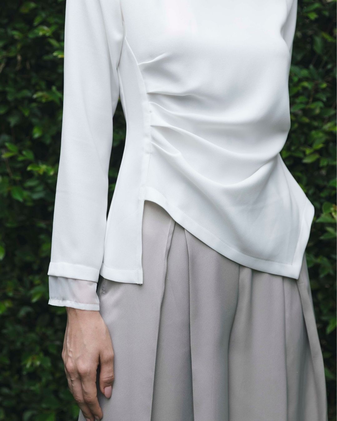 INVIO Tianne Pleat Flow Blouse | Atasan Wanita Luminescence