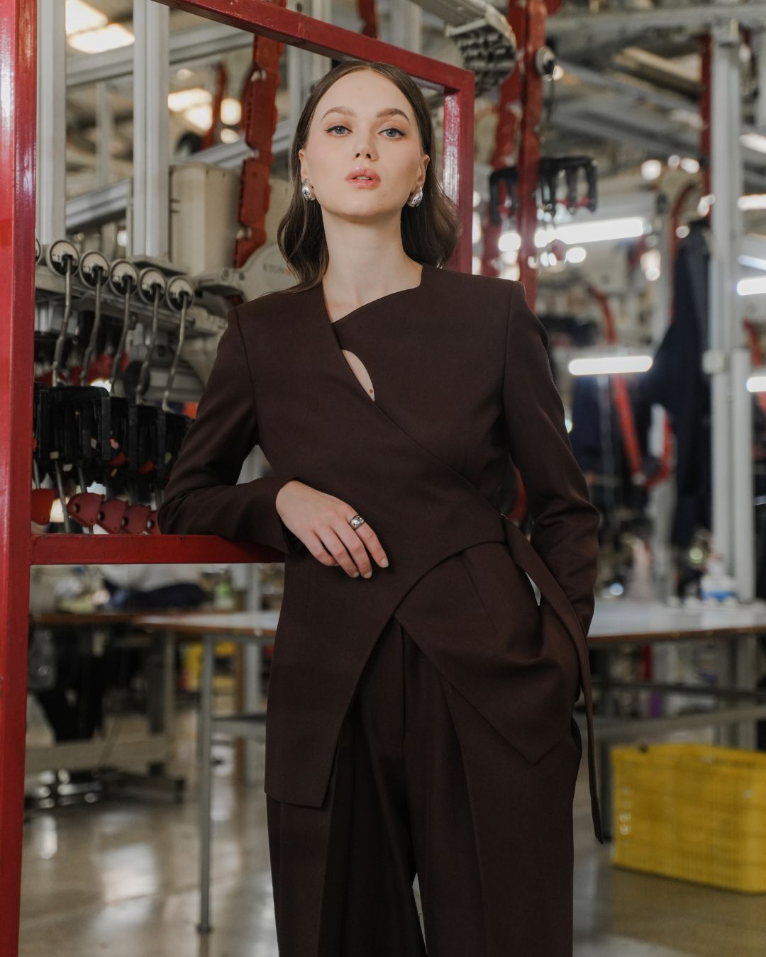 INVIO Zevaya Keyhole Buckle Blazer | Jas Wanita - Atelier Collection
