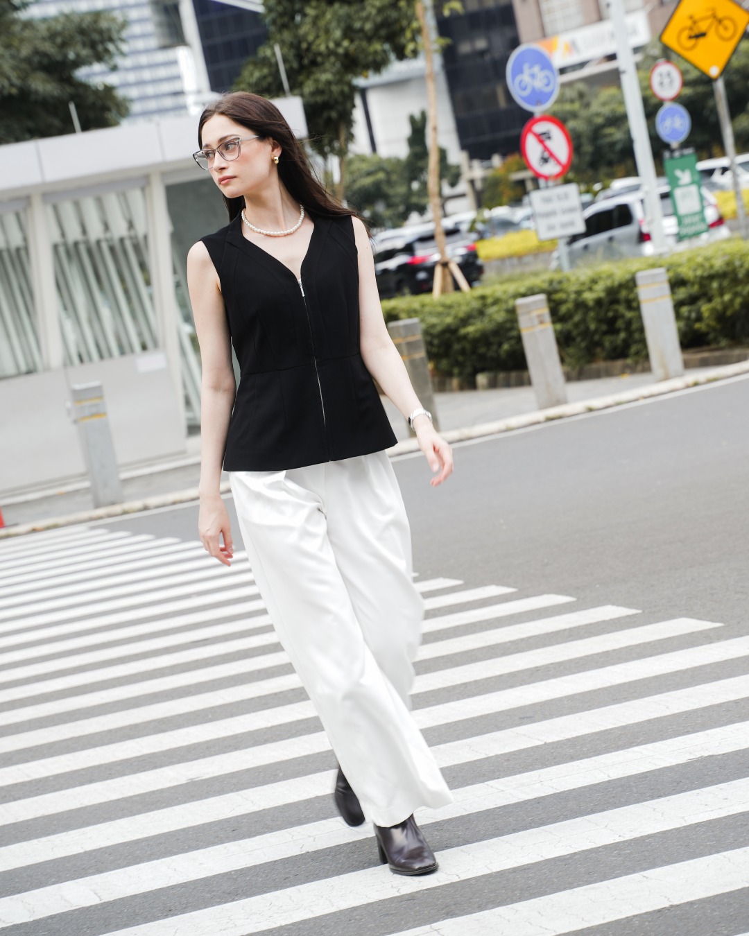 INVIO Sachs Zip Peplum Top | Atasan Wanita - Runway