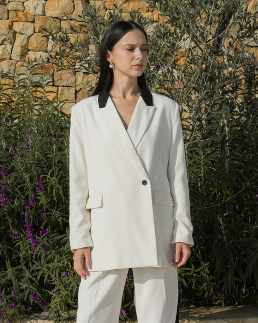 INVIO Pierre Oversized Ruched Sleeve Blazer | Jas Wanita - Costa