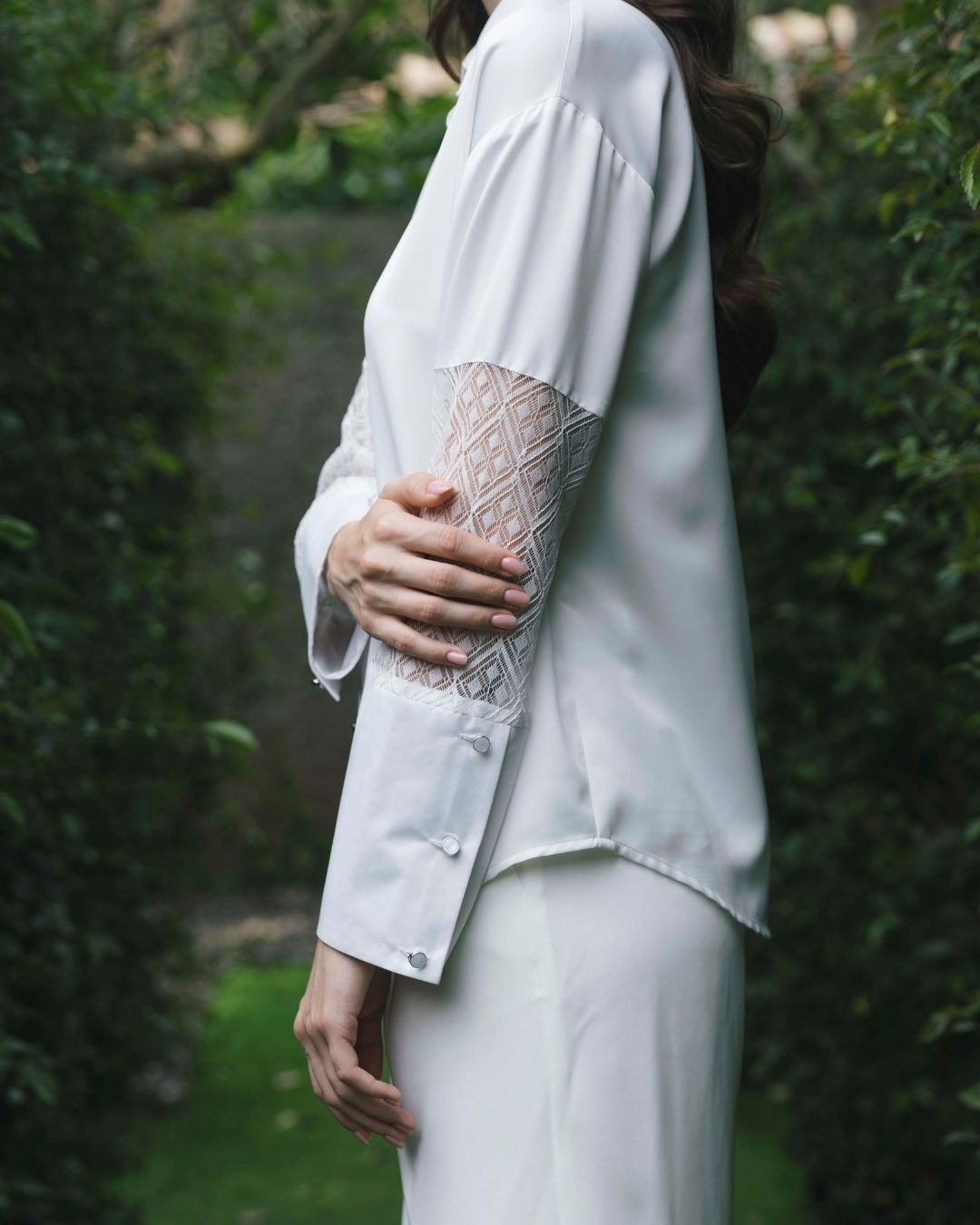 INVIO Treva Sheer Lace Shirt | Atasan Kemeja Wanita Luminescence