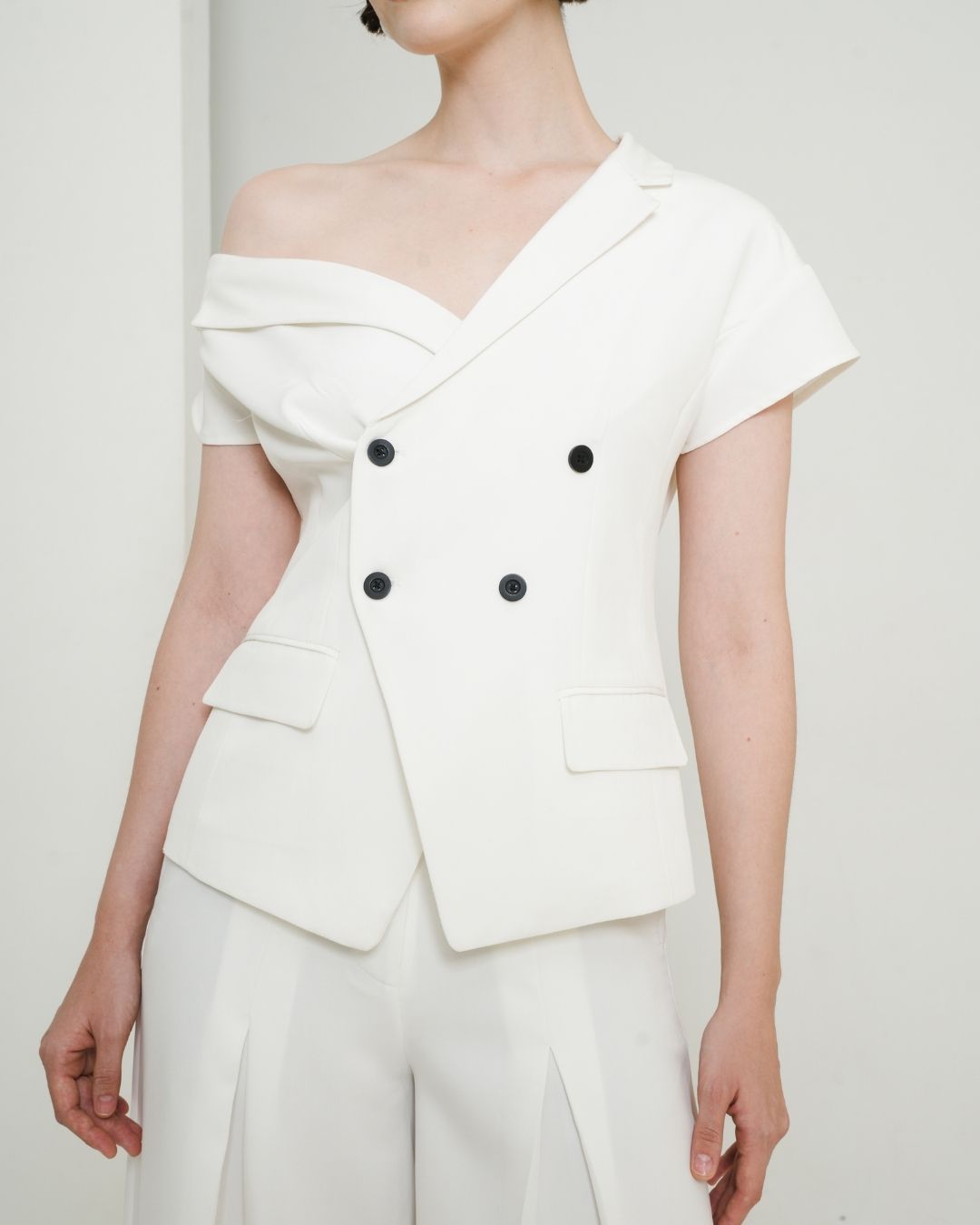 INVIO Aralyn Off Shoulder Blazer | Jas Wanita - Leanne Collection