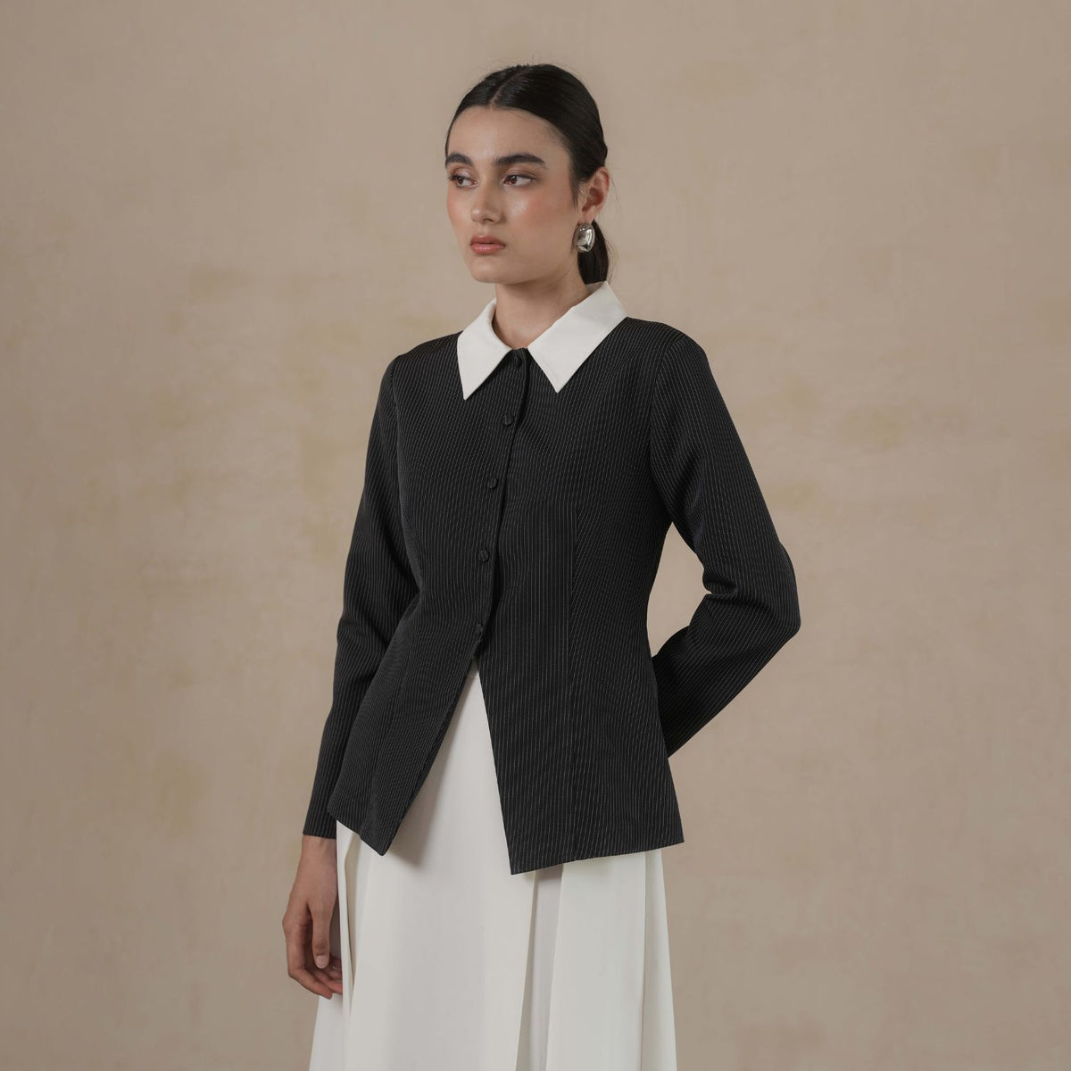 INVIO Deanna Contrast Collar Striped Shirt | Kemeja Wanita - Marea Collection