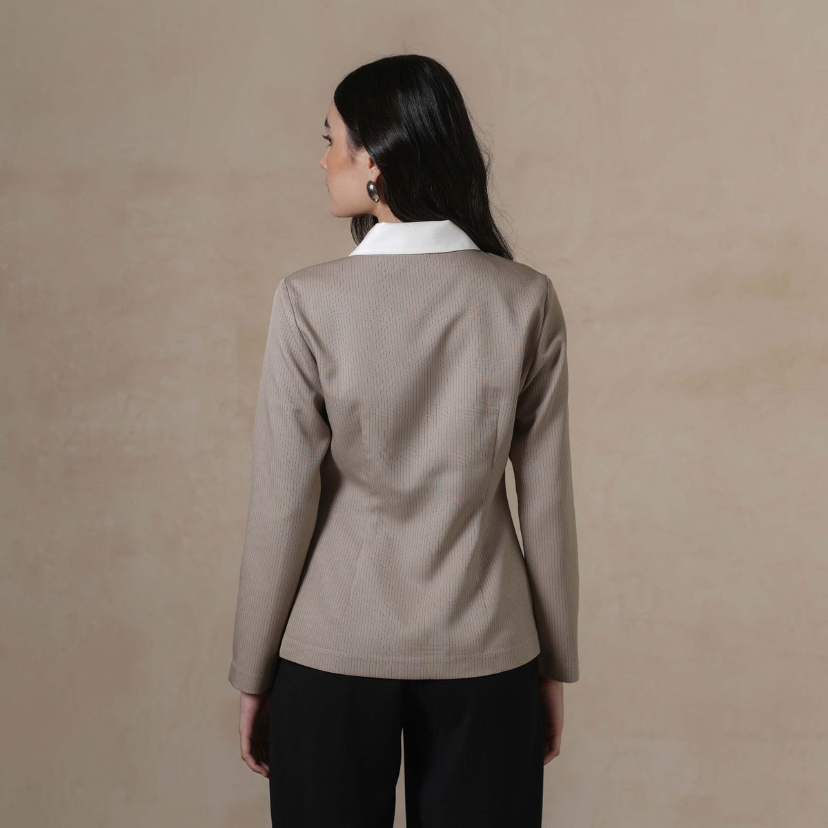 INVIO Deanna Contrast Collar Striped Shirt | Kemeja Wanita - Marea Collection