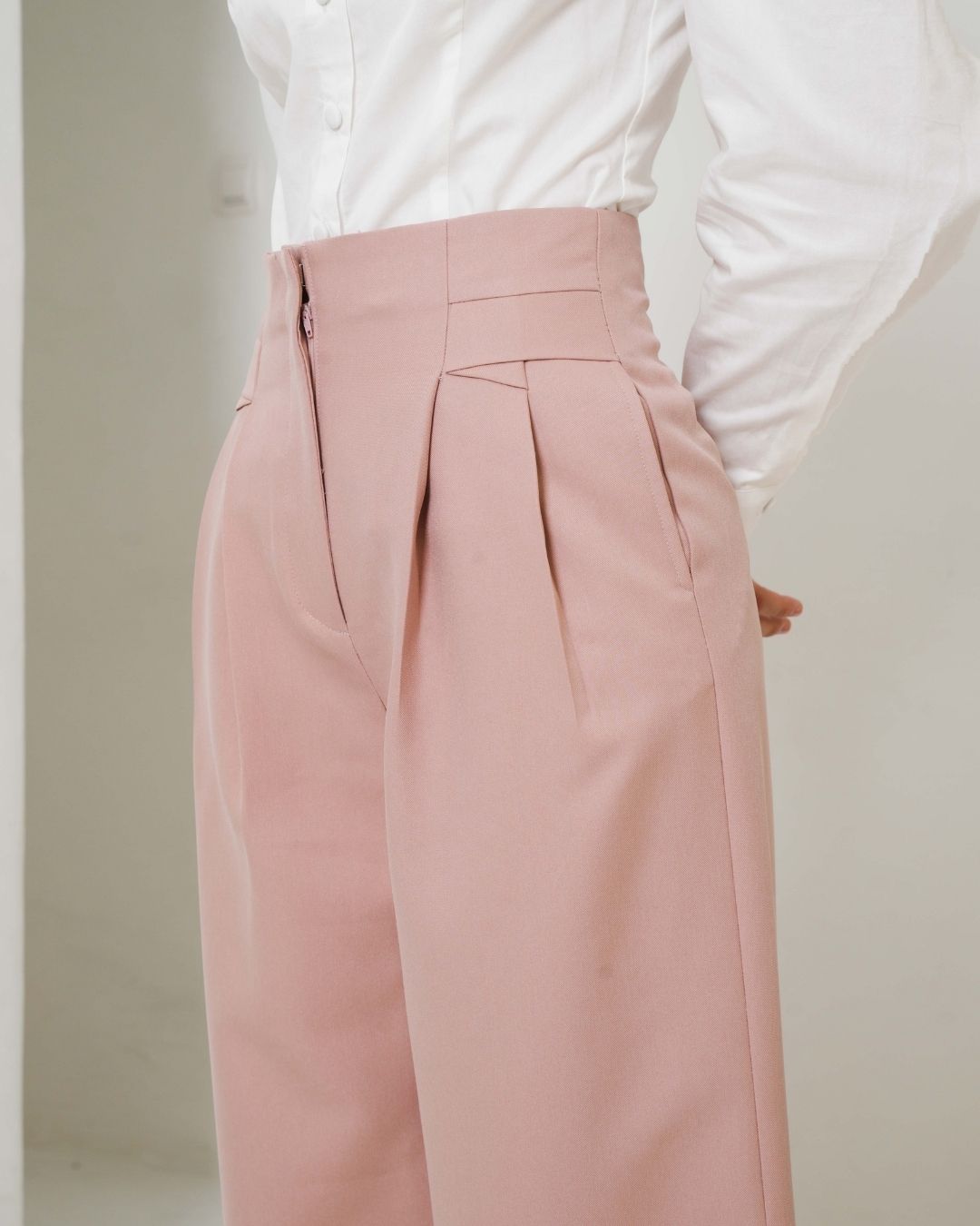INVIO Alesia Fold Detail Trousers Dusty Pink | Jas Wanita - Leanne Collection
