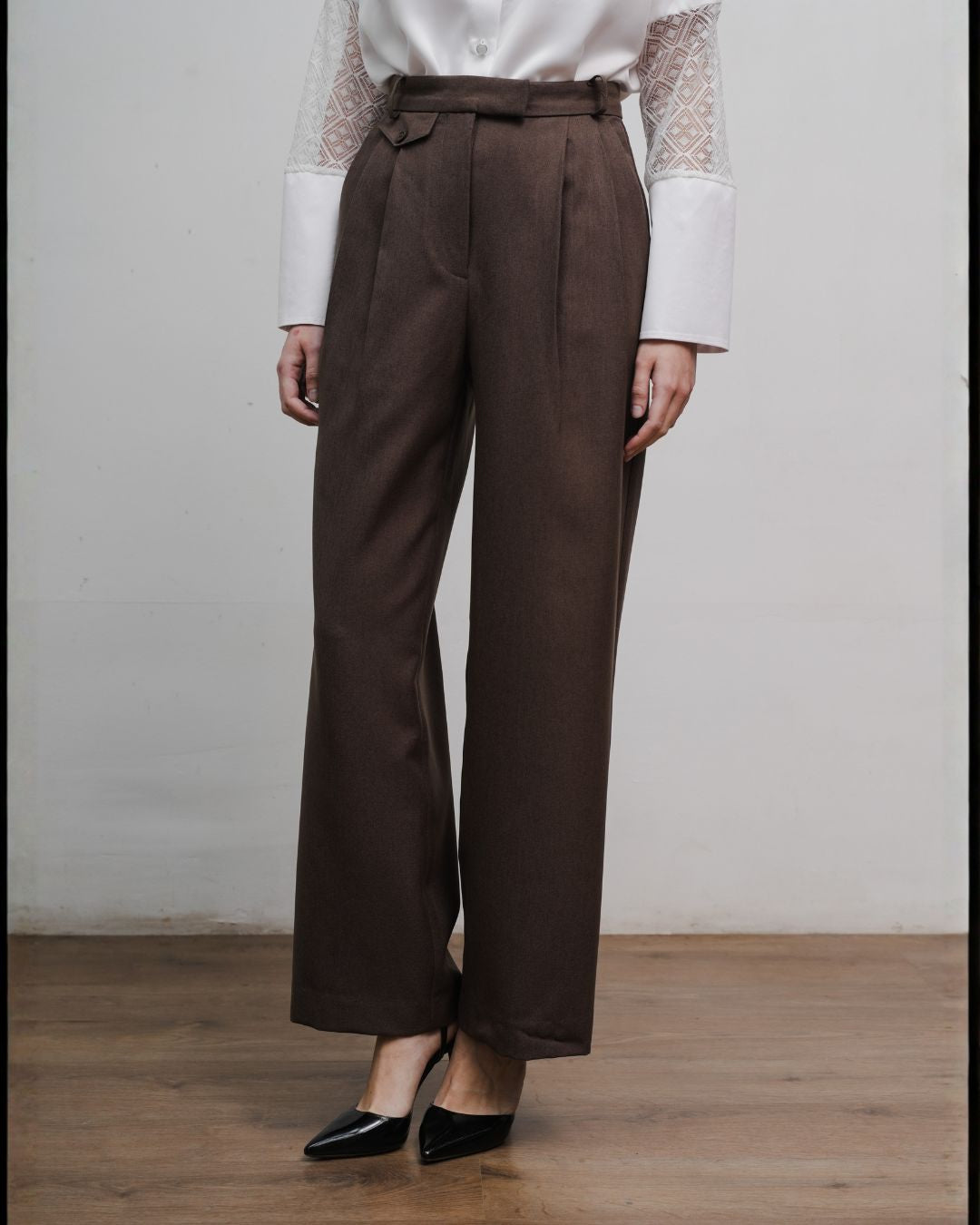 INVIO Zevia Pocket Trousers | Celana Wanita - Atelier Collection