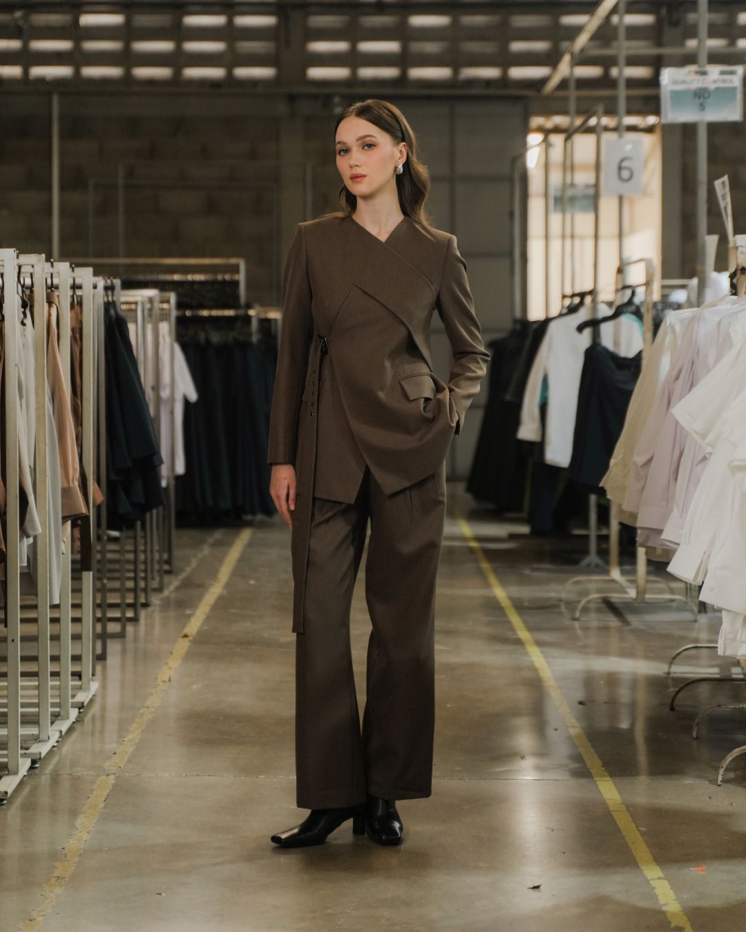 INVIO Zevia Pocket Trousers | Celana Wanita - Atelier Collection