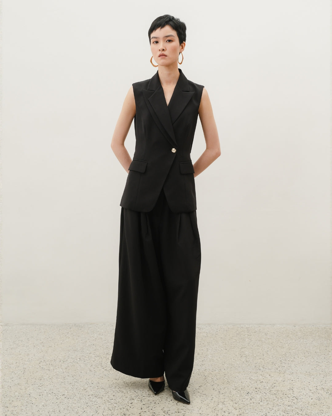 INVIO Vicenza Backless Layered Collar Vest | Atasan Wanita - Resonance