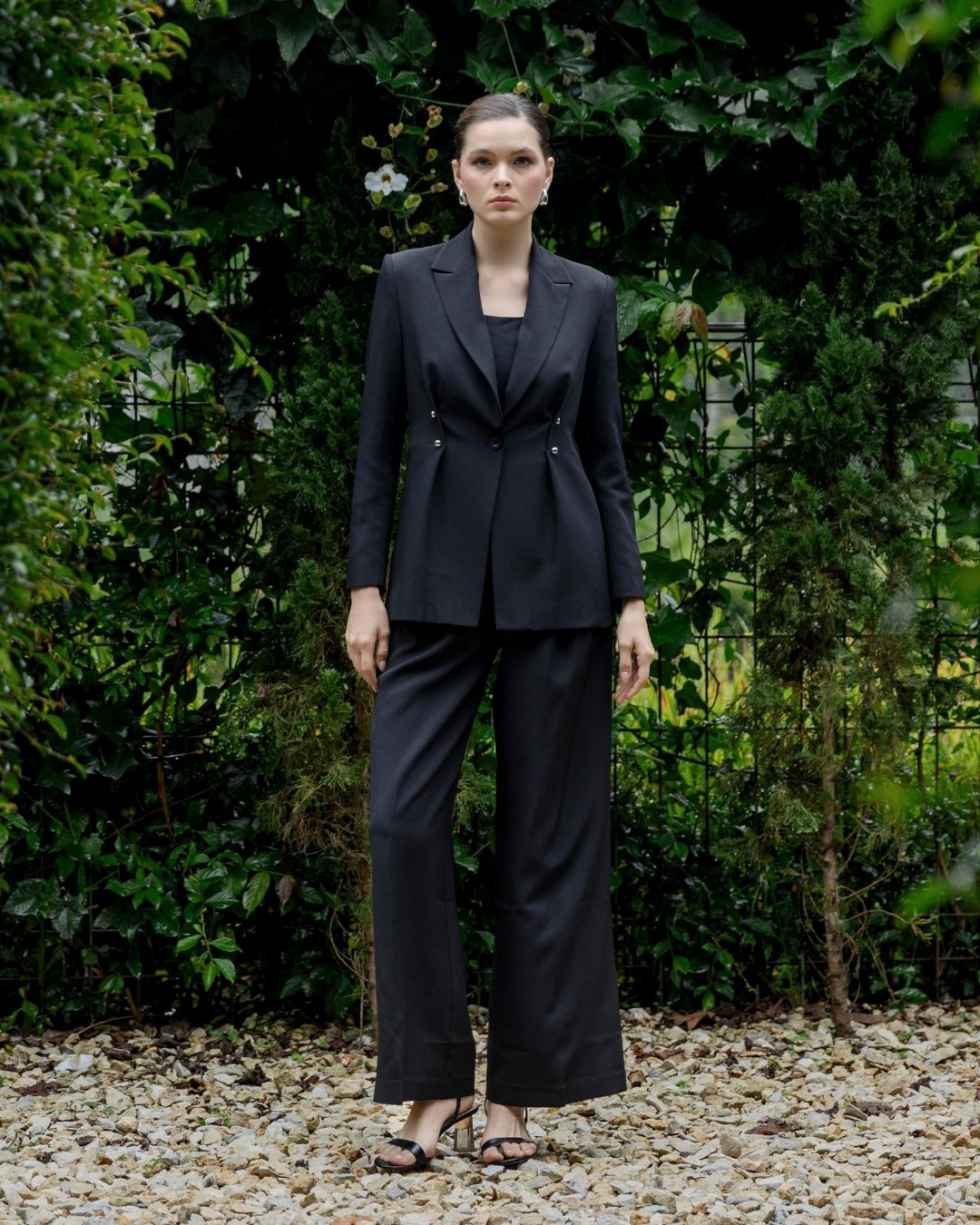 INVIO Theresa Sculpted Blazer | Jas Wanita - Luminescence