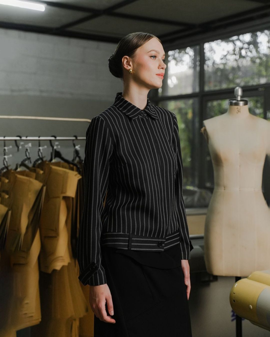 INVIO Zalenka Pinstripe Loop Shirt | Kemeja Blouse Wanita - Atelier Collection