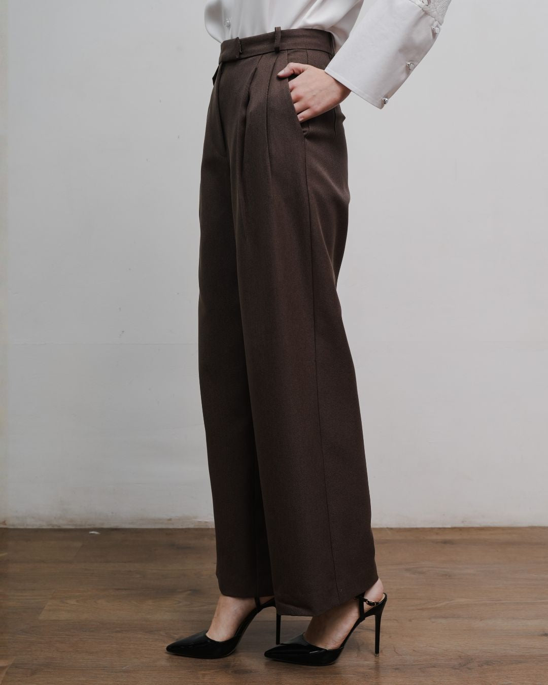 INVIO Zevia Pocket Trousers | Celana Wanita - Atelier Collection