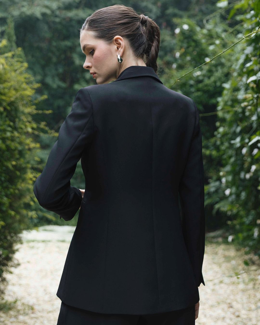 INVIO Theresa Sculpted Blazer | Jas Wanita - Luminescence