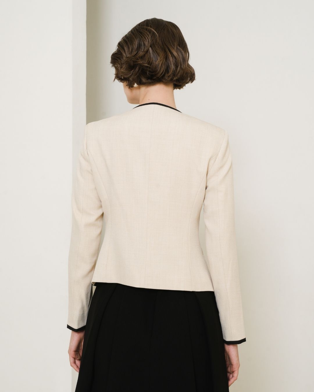 INVIO Arabela Contrast Trim Blazer | Jas Wanita - Leanne Collection